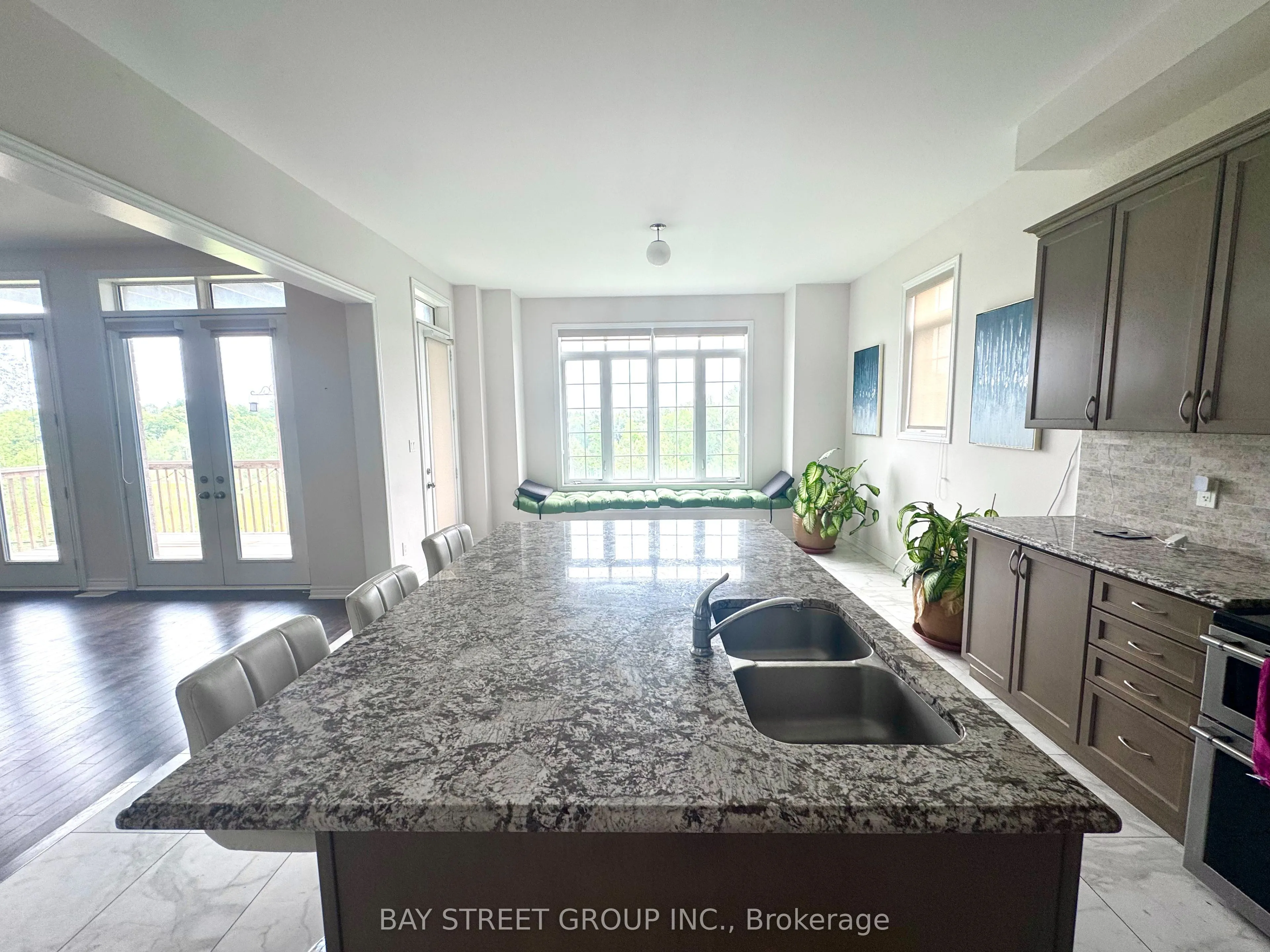 1003 Green Street