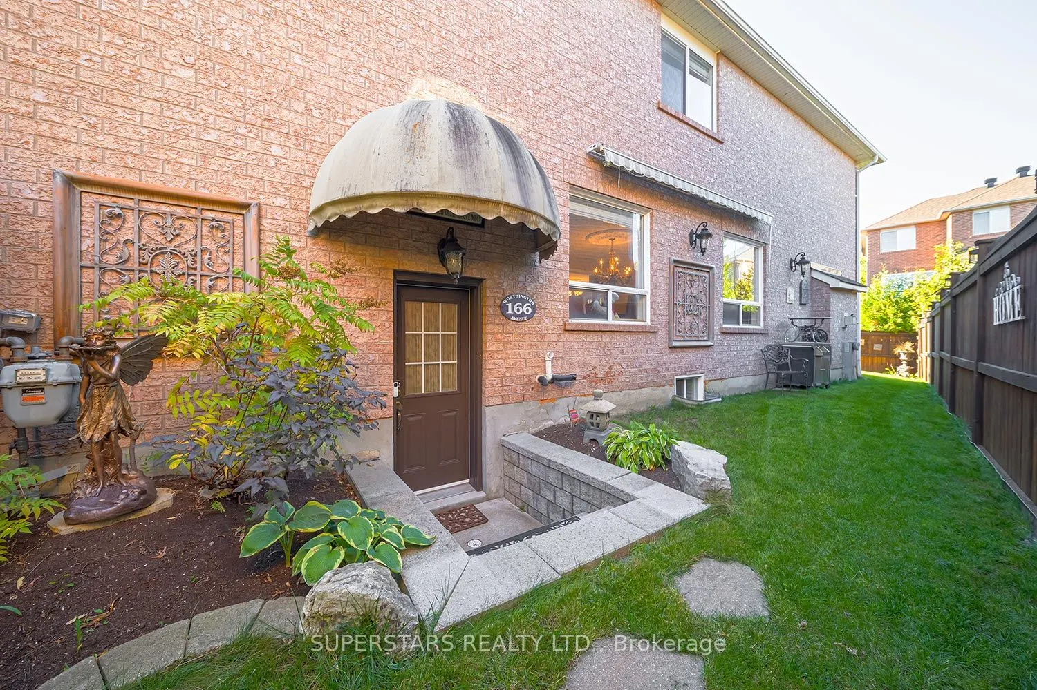 166 Worthington Avenue