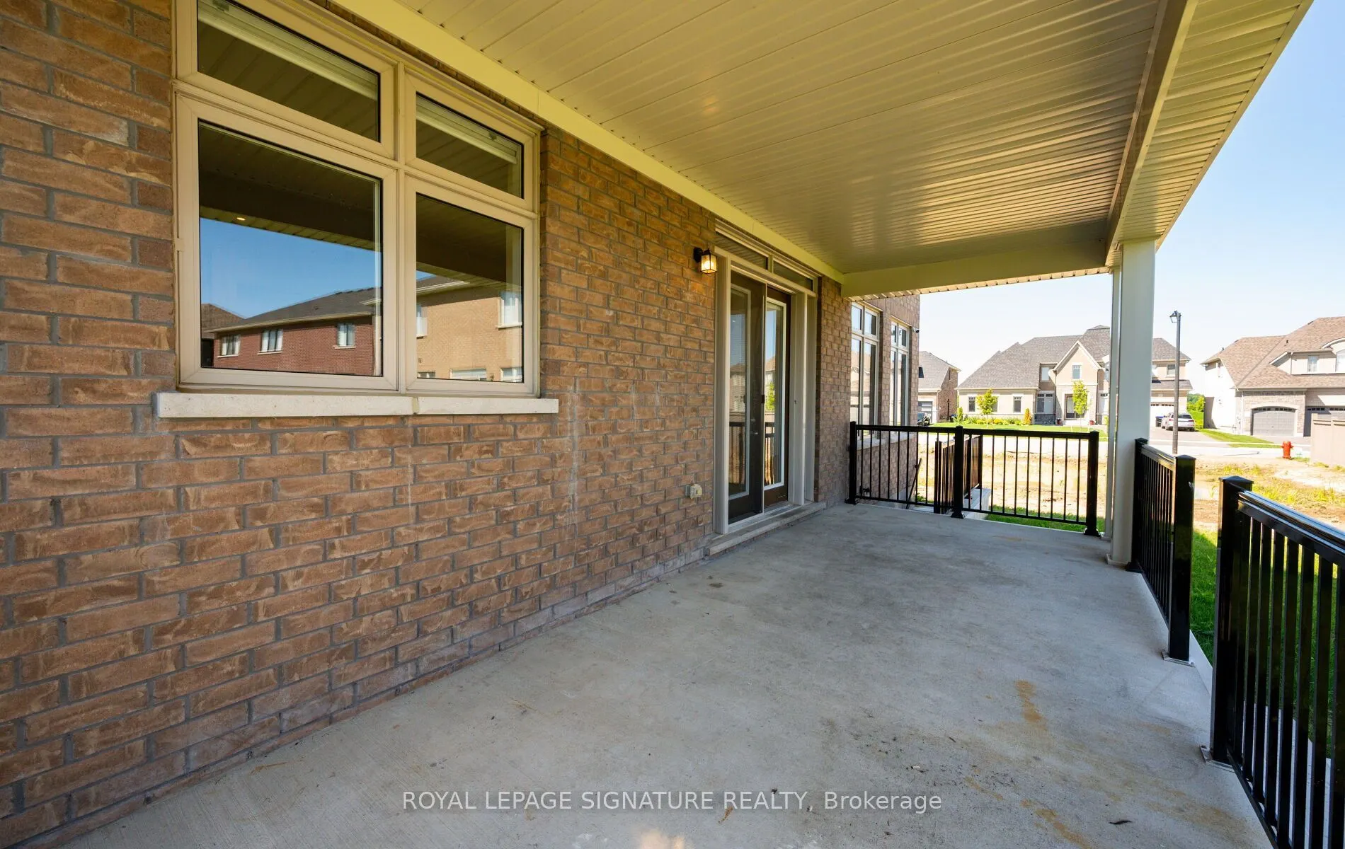 8 Mayflower Gardens