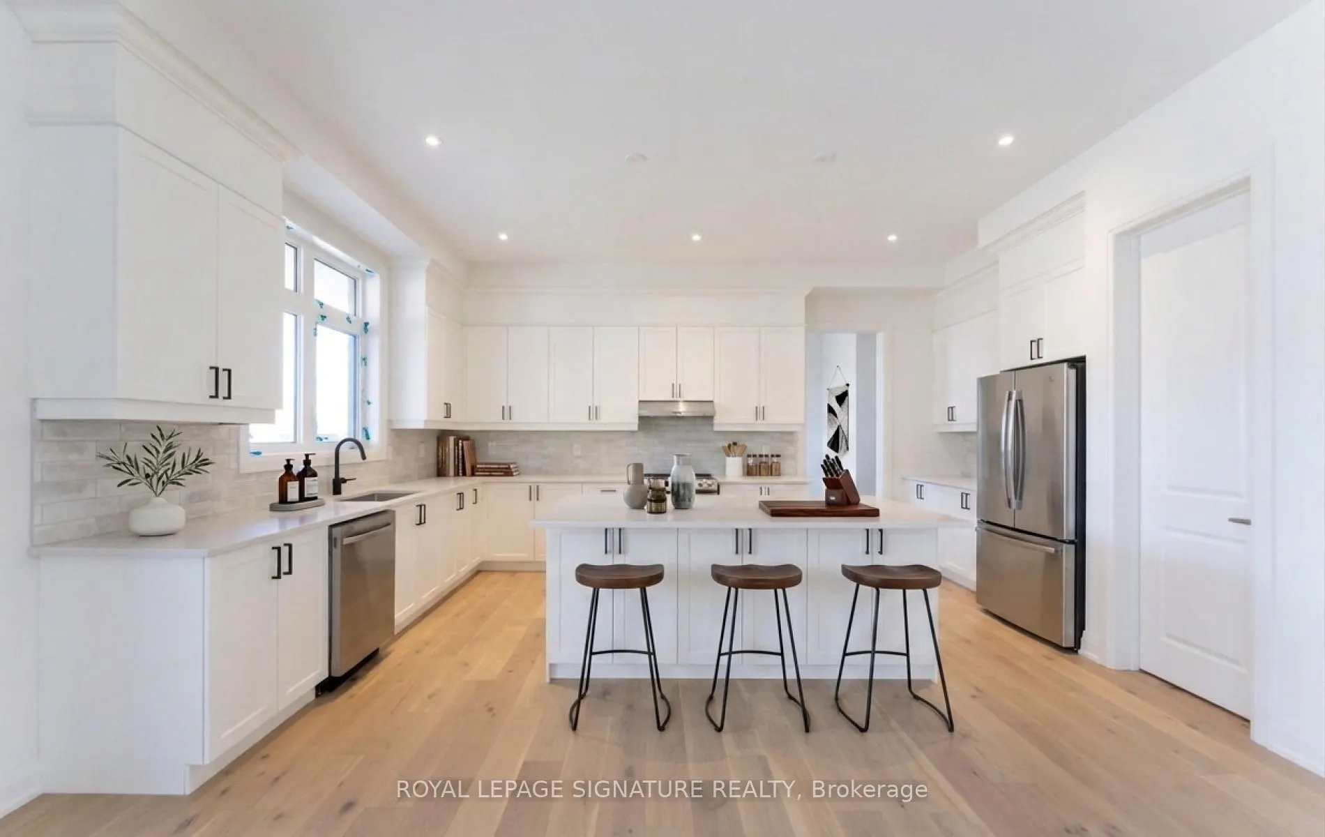 8 Mayflower Gardens