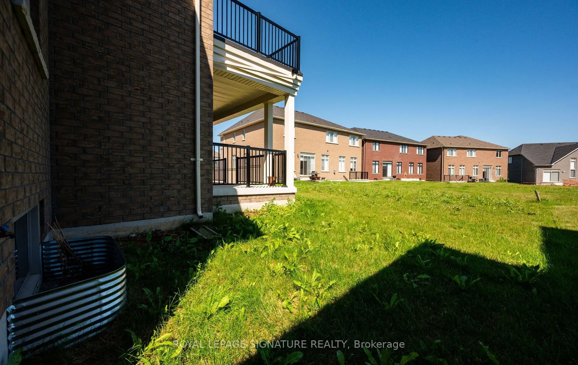 8 Mayflower Gardens