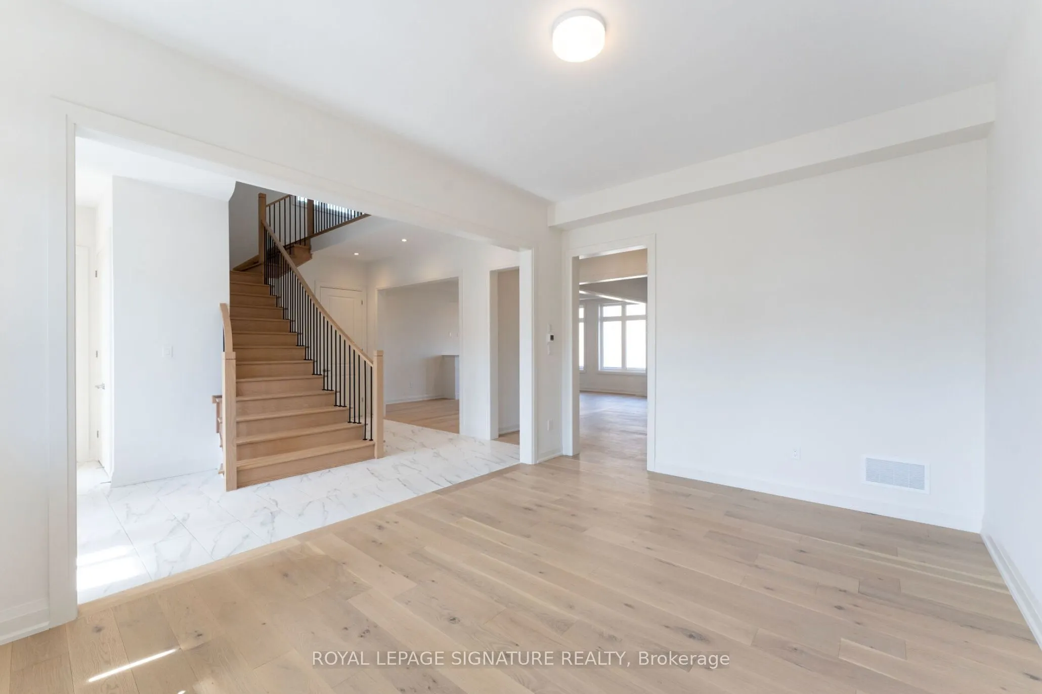 8 Mayflower Gardens