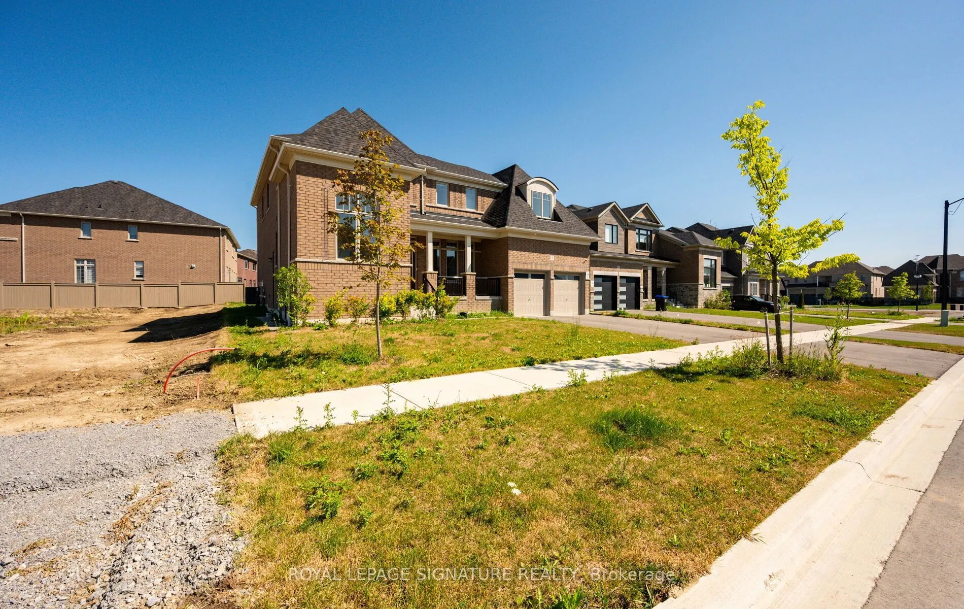 8 Mayflower Gardens