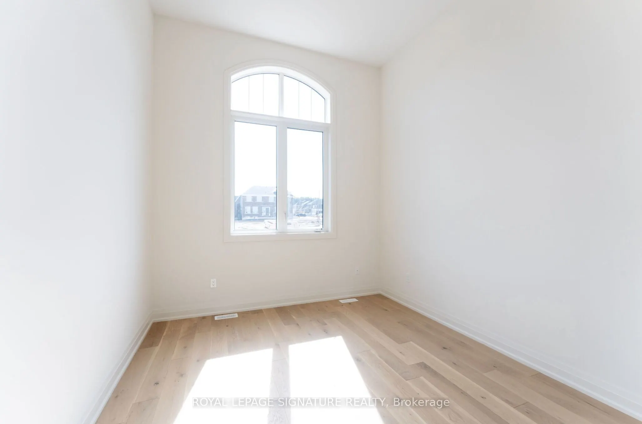 8 Mayflower Gardens