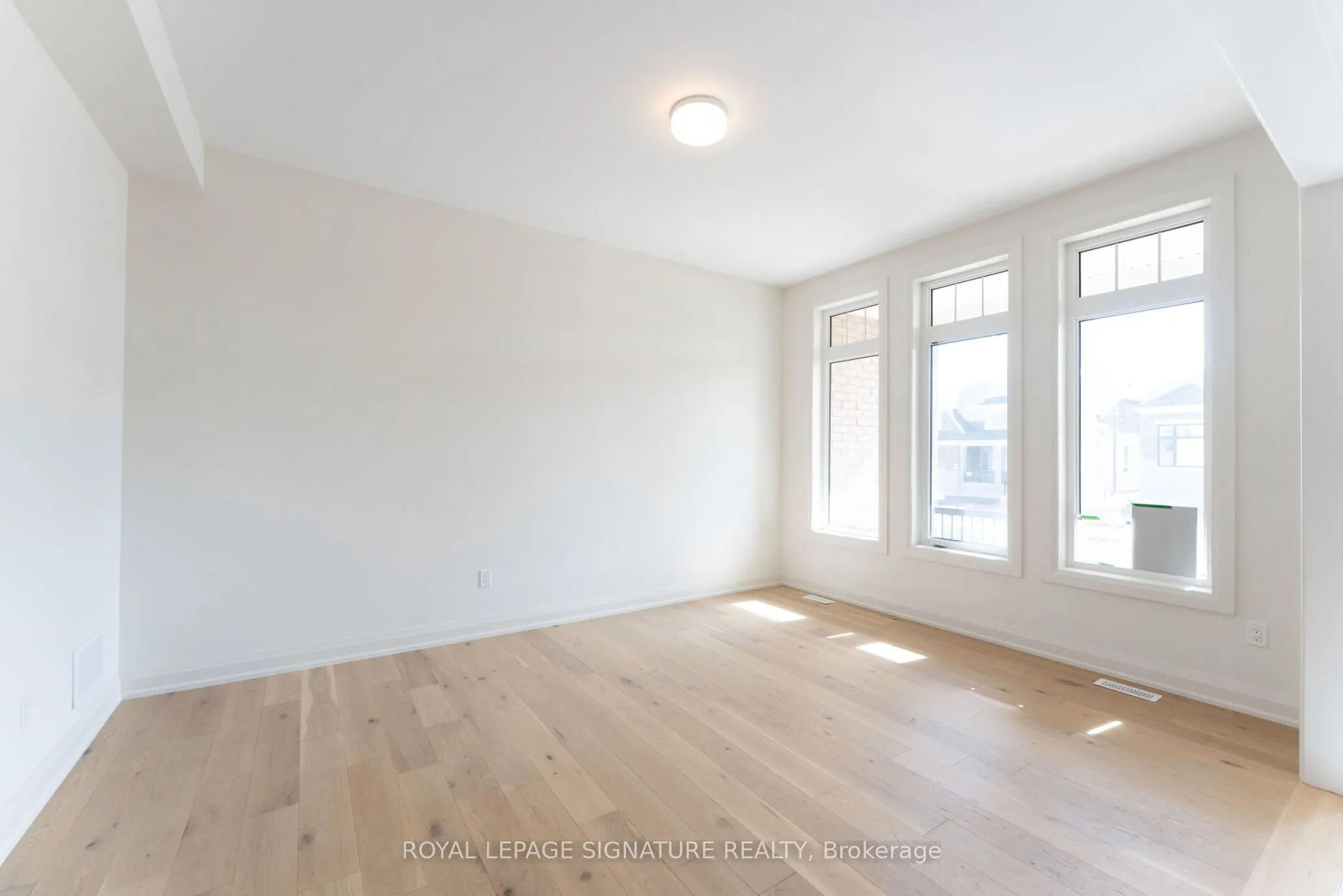 8 Mayflower Gardens