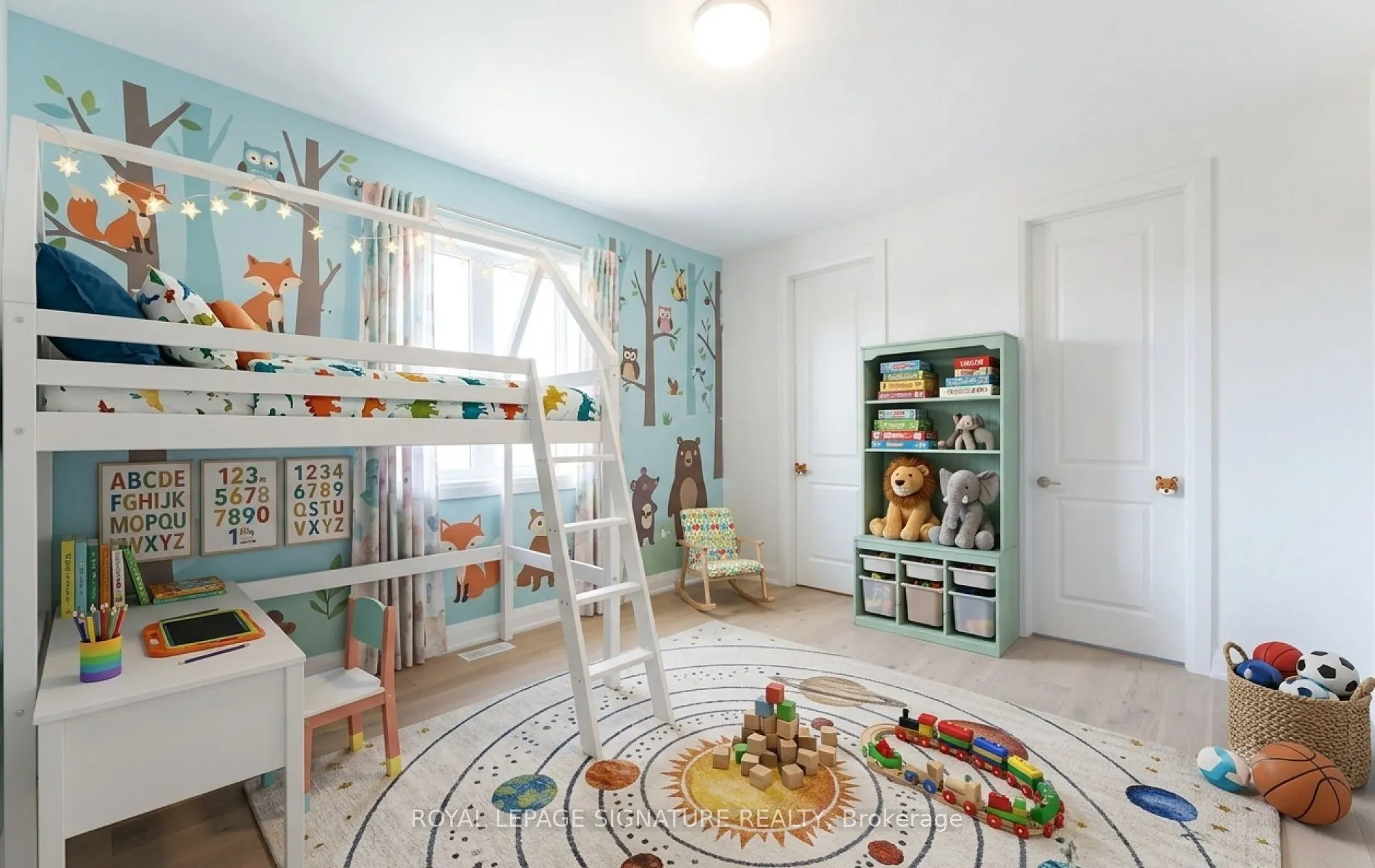 8 Mayflower Gardens