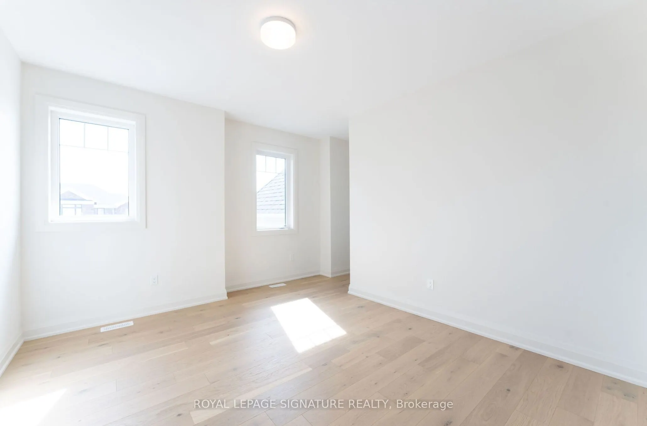 8 Mayflower Gardens