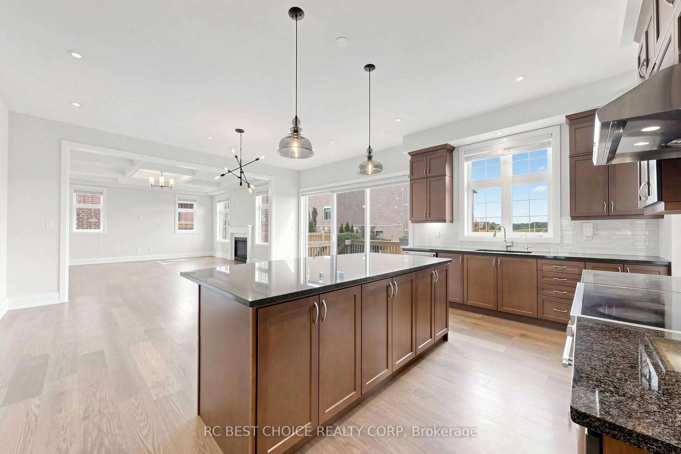 10 Ridgepoint Road