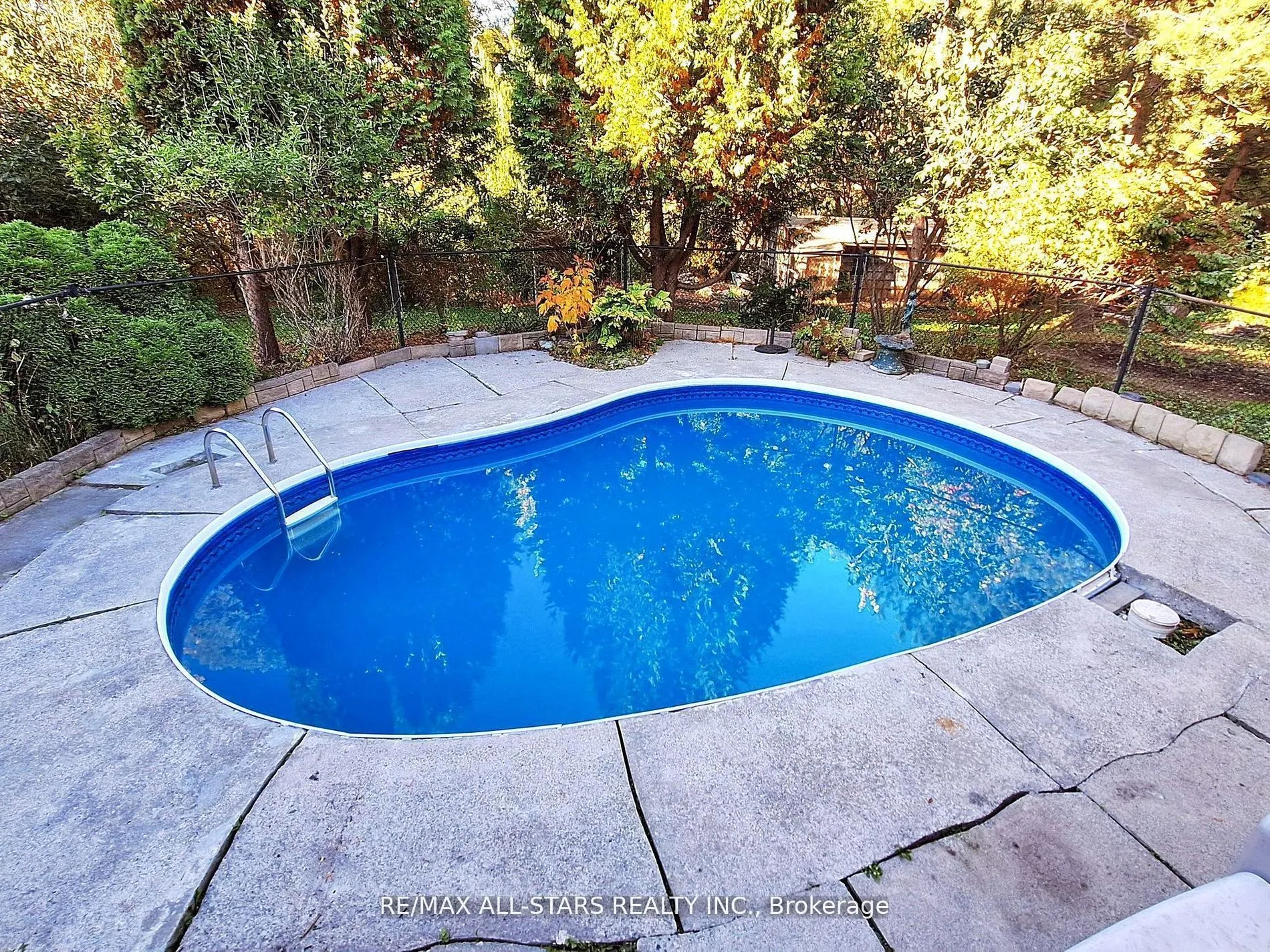 40 Riverglen Drive