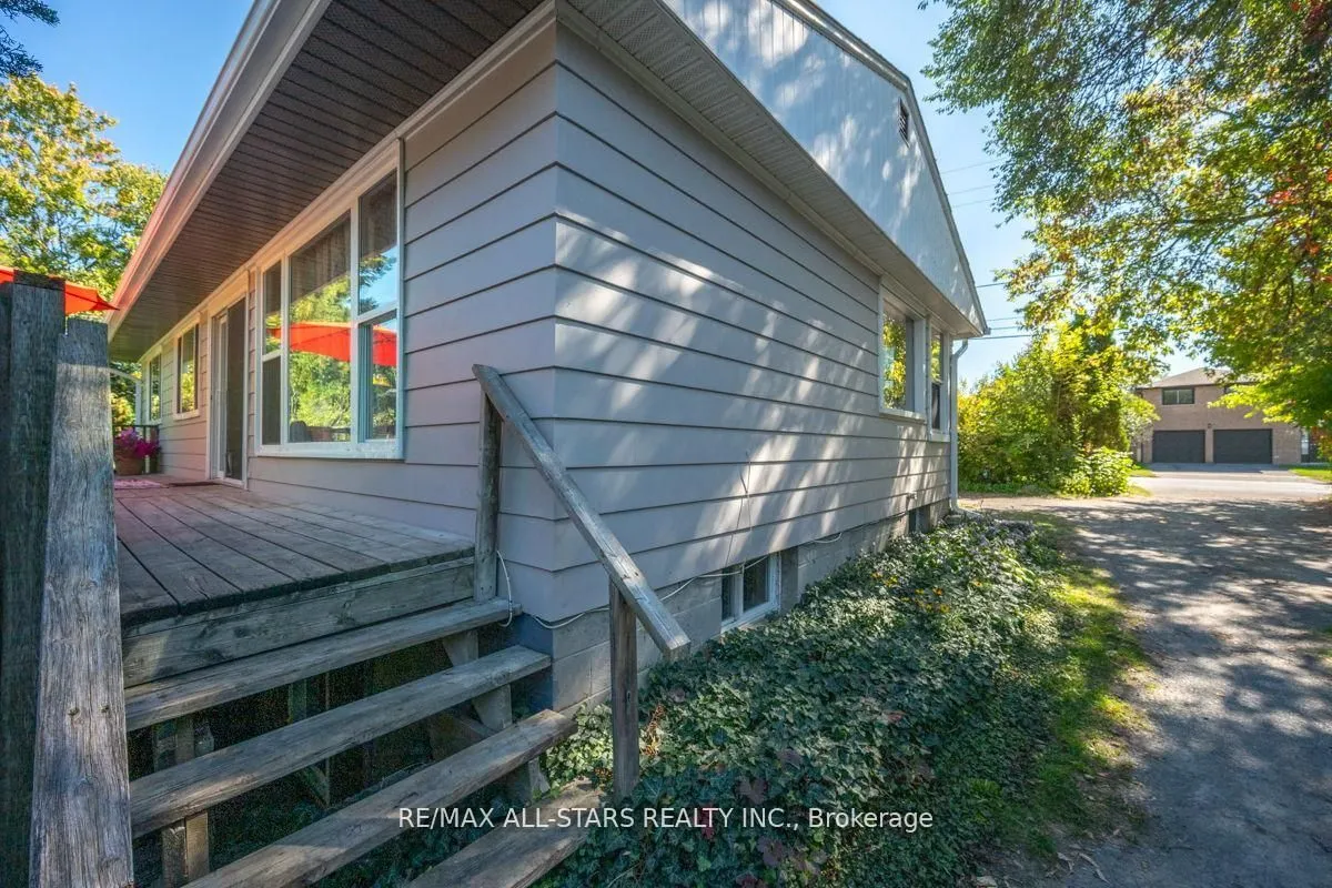 40 Riverglen Drive