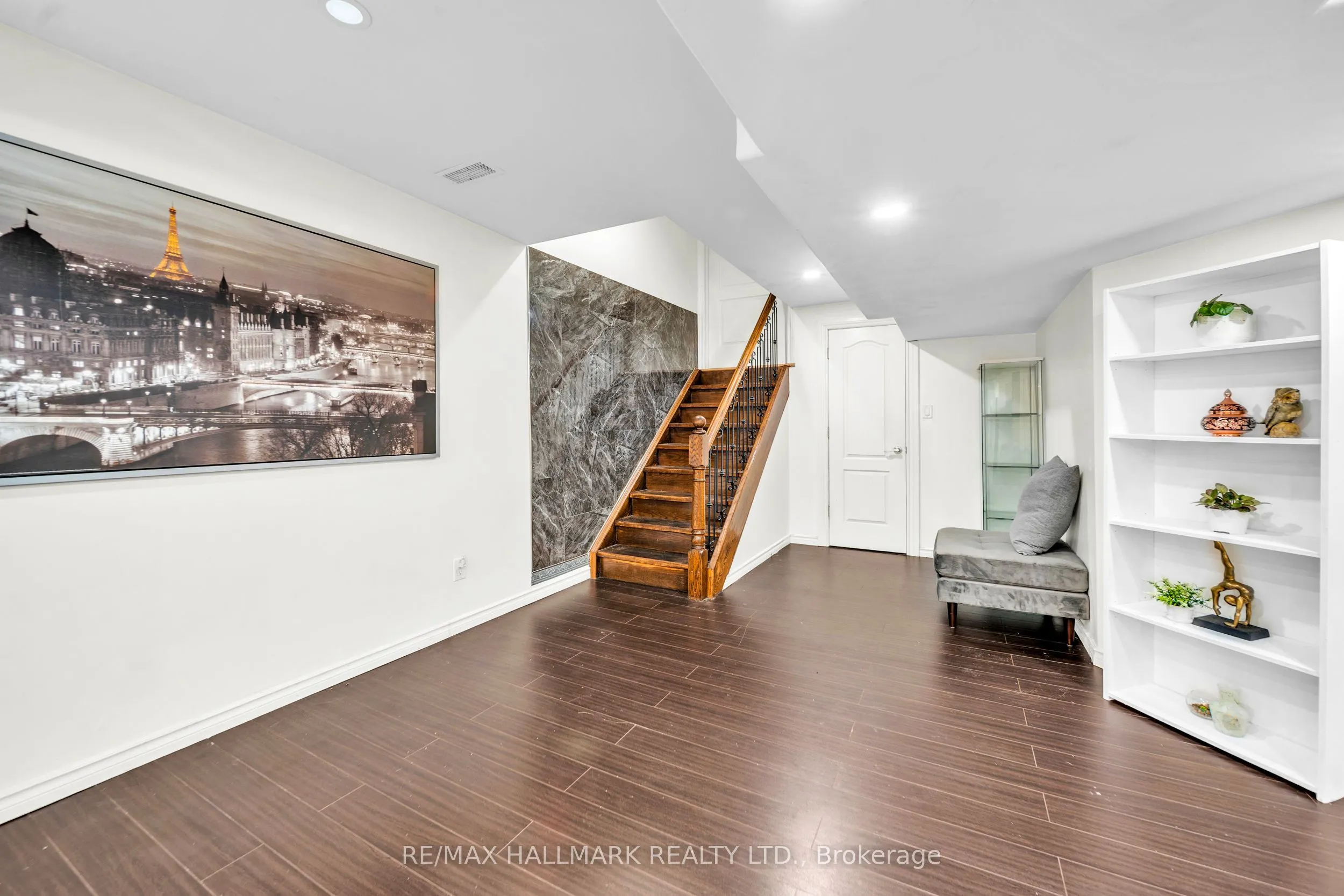 614 Society Crescent