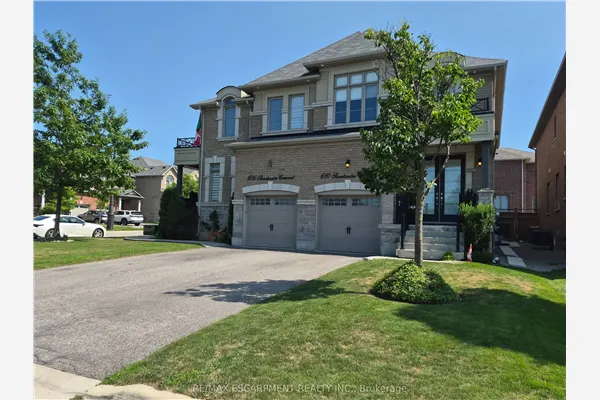 610 Sweetwater Crescent