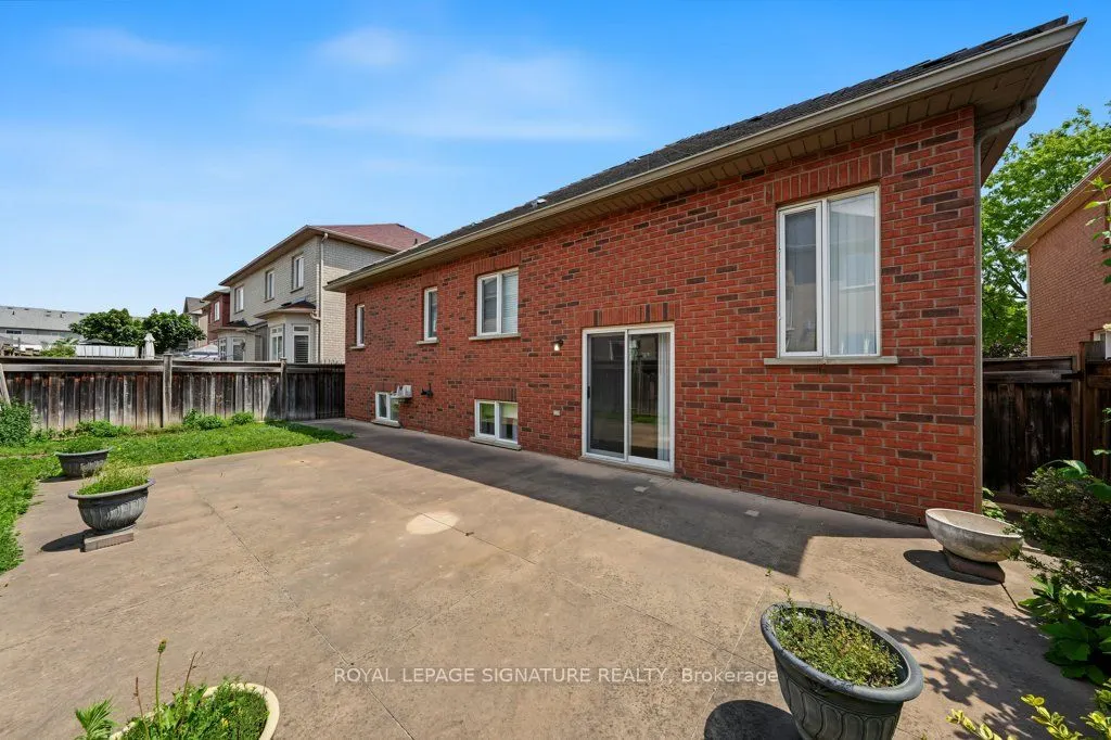 26 Saint Clare Boulevard