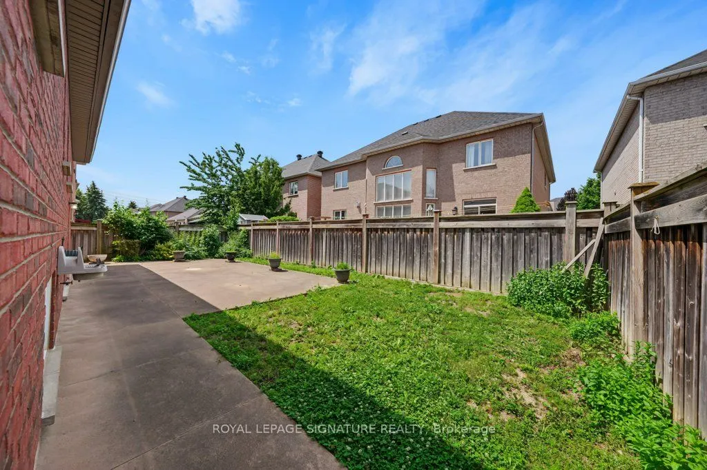 26 Saint Clare Boulevard