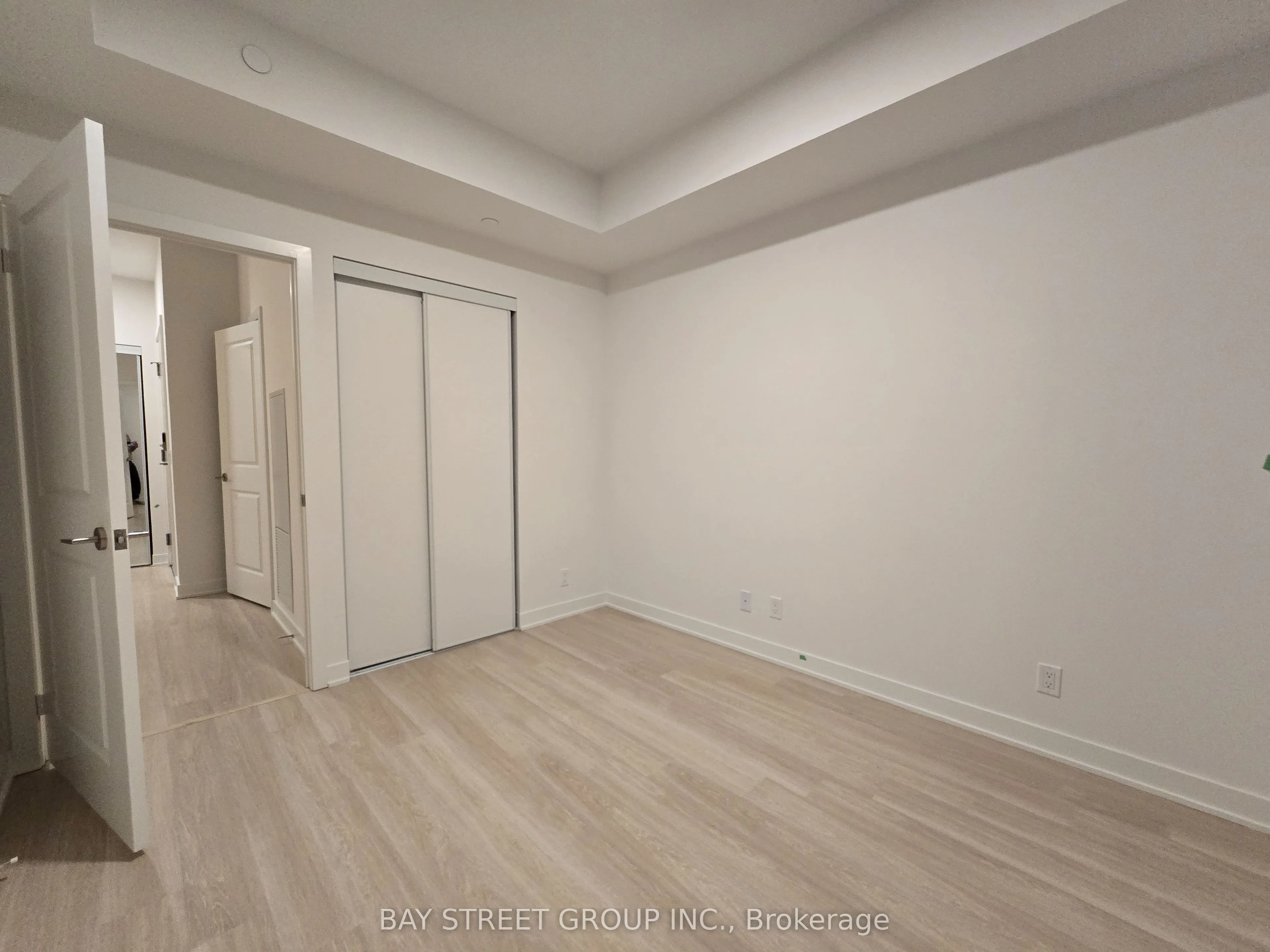 50 Upper Mall Way #1806B