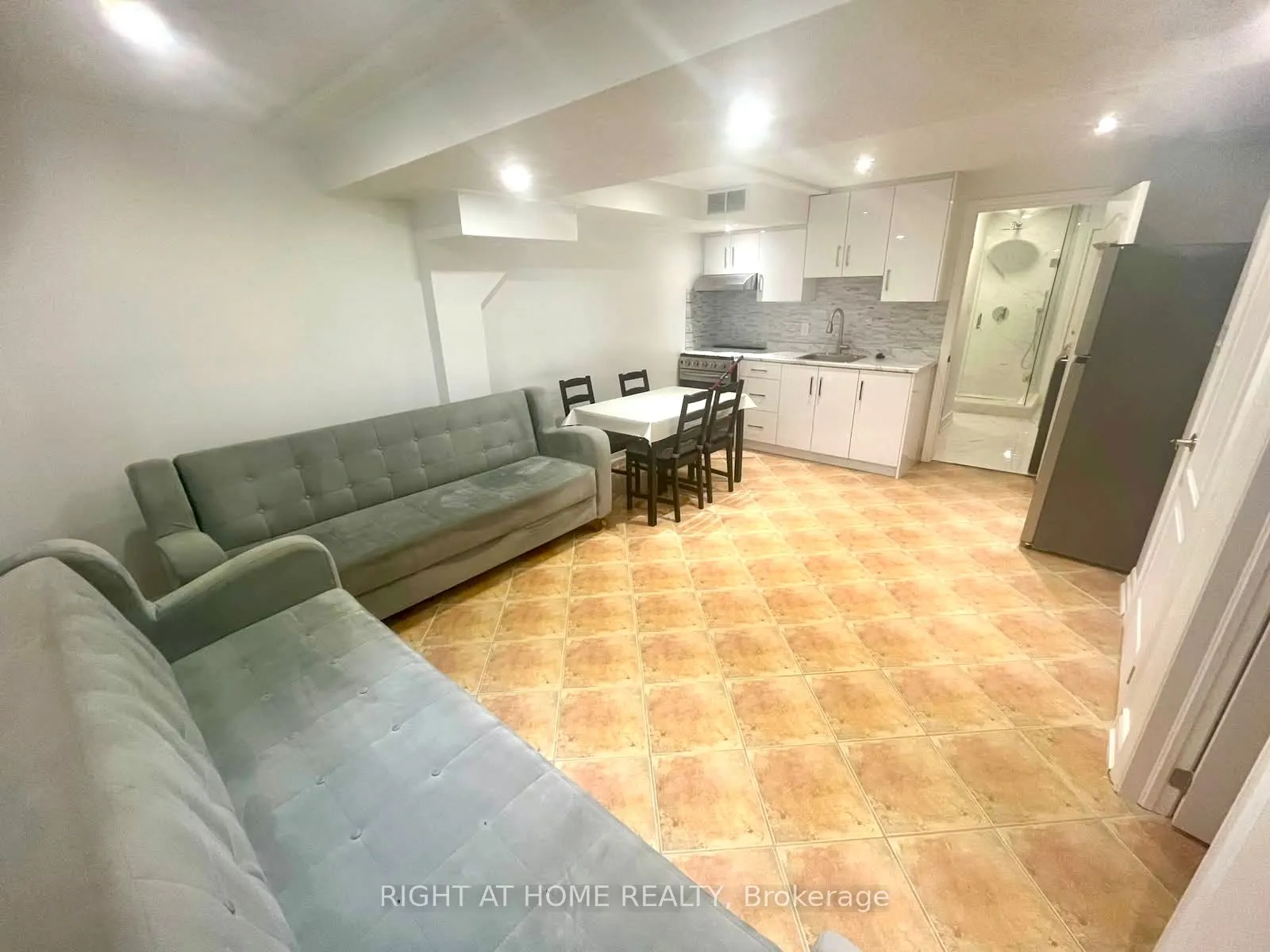 287 Wildberry Crescent #bsmnt