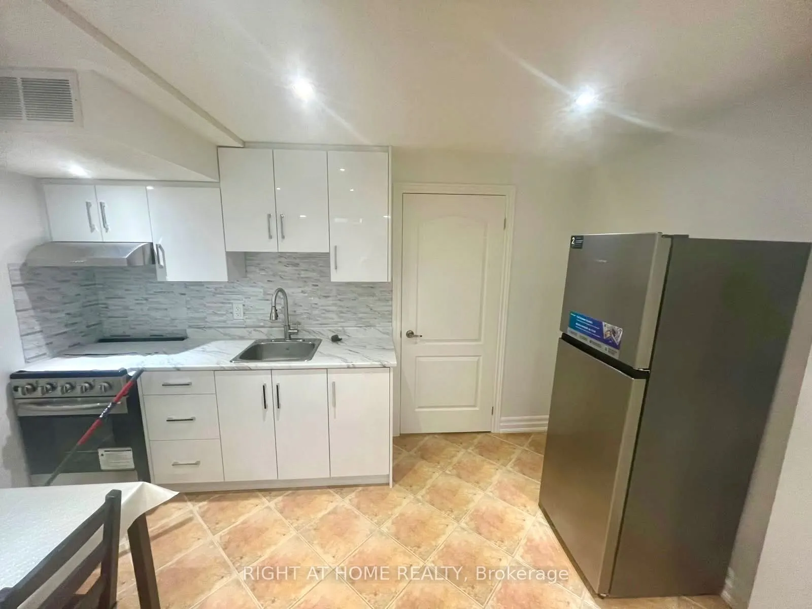 287 Wildberry Crescent #bsmnt
