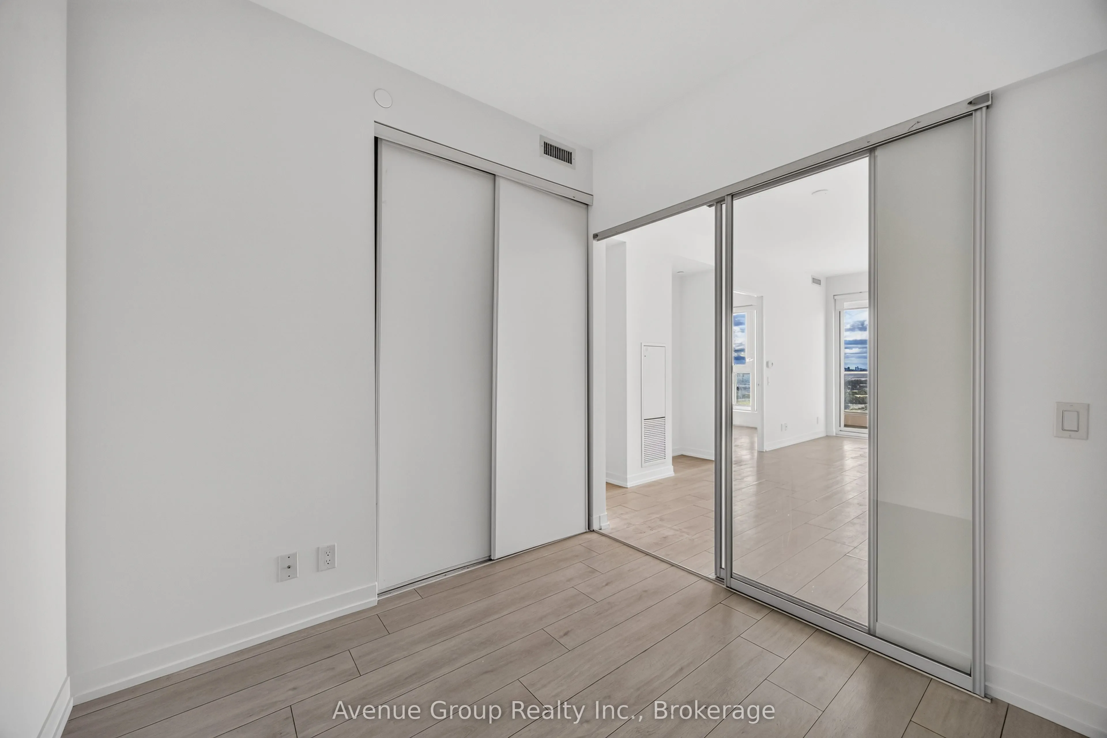 898 Portage Parkway #2106