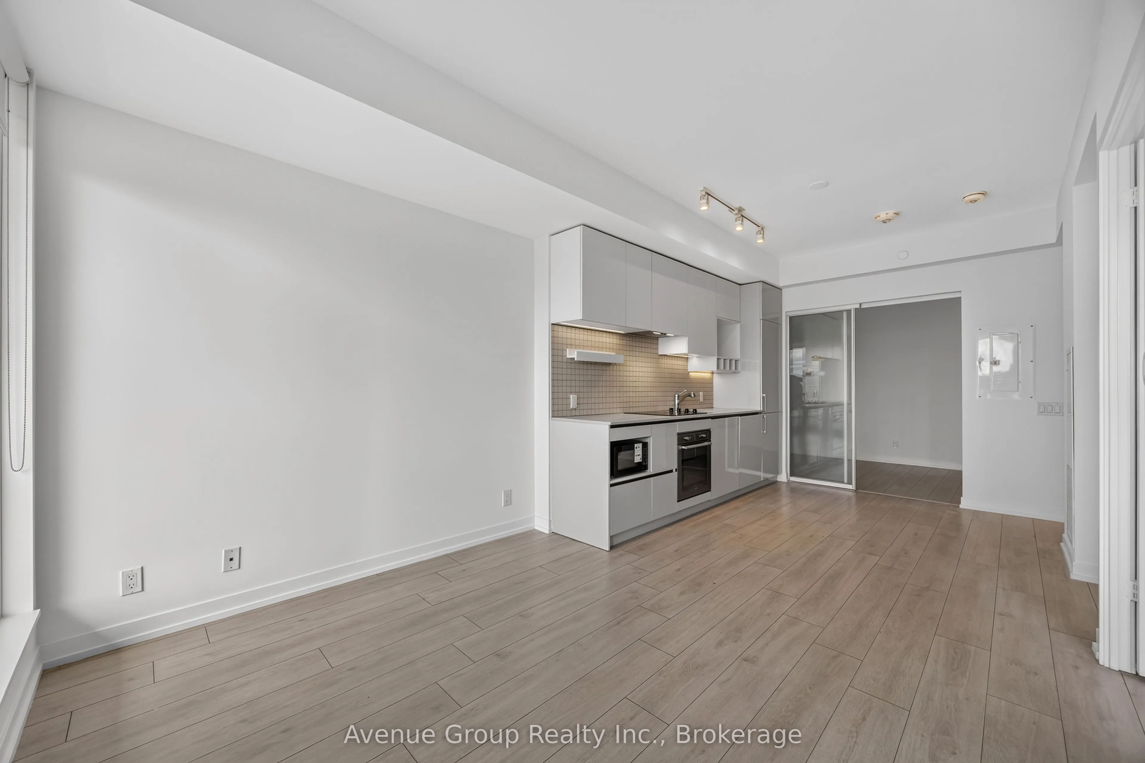 898 Portage Parkway #2106