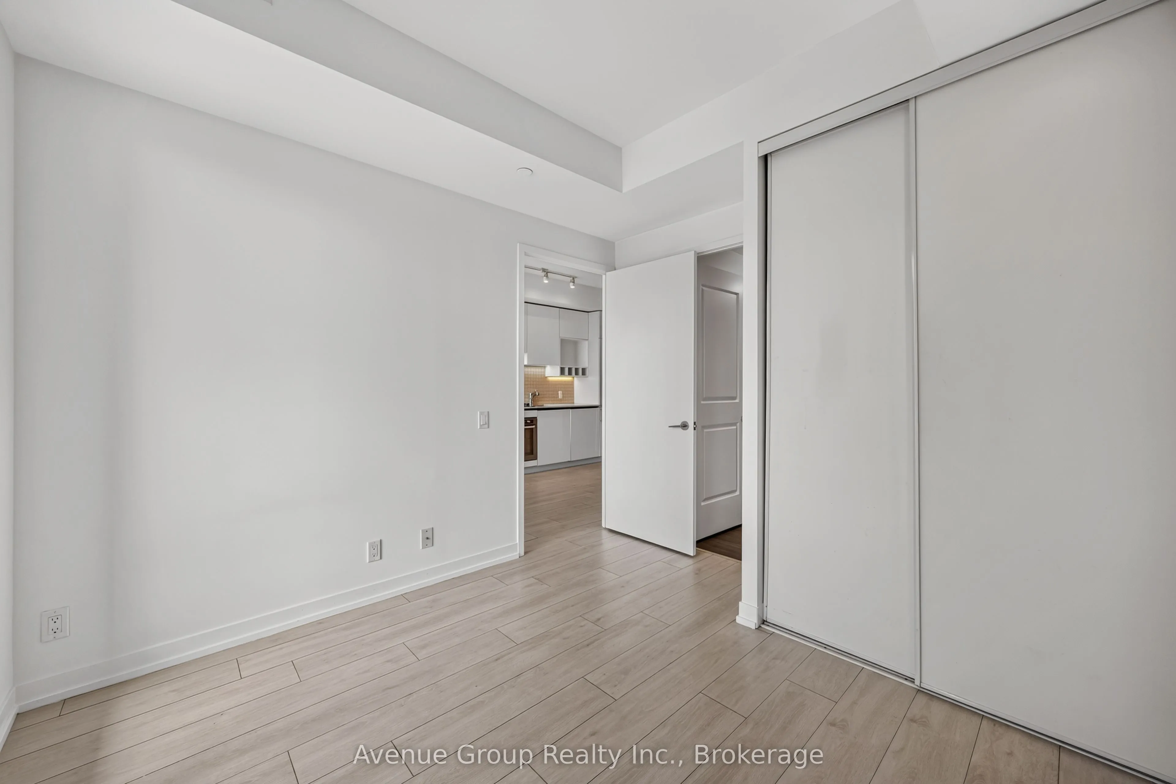 898 Portage Parkway #2106
