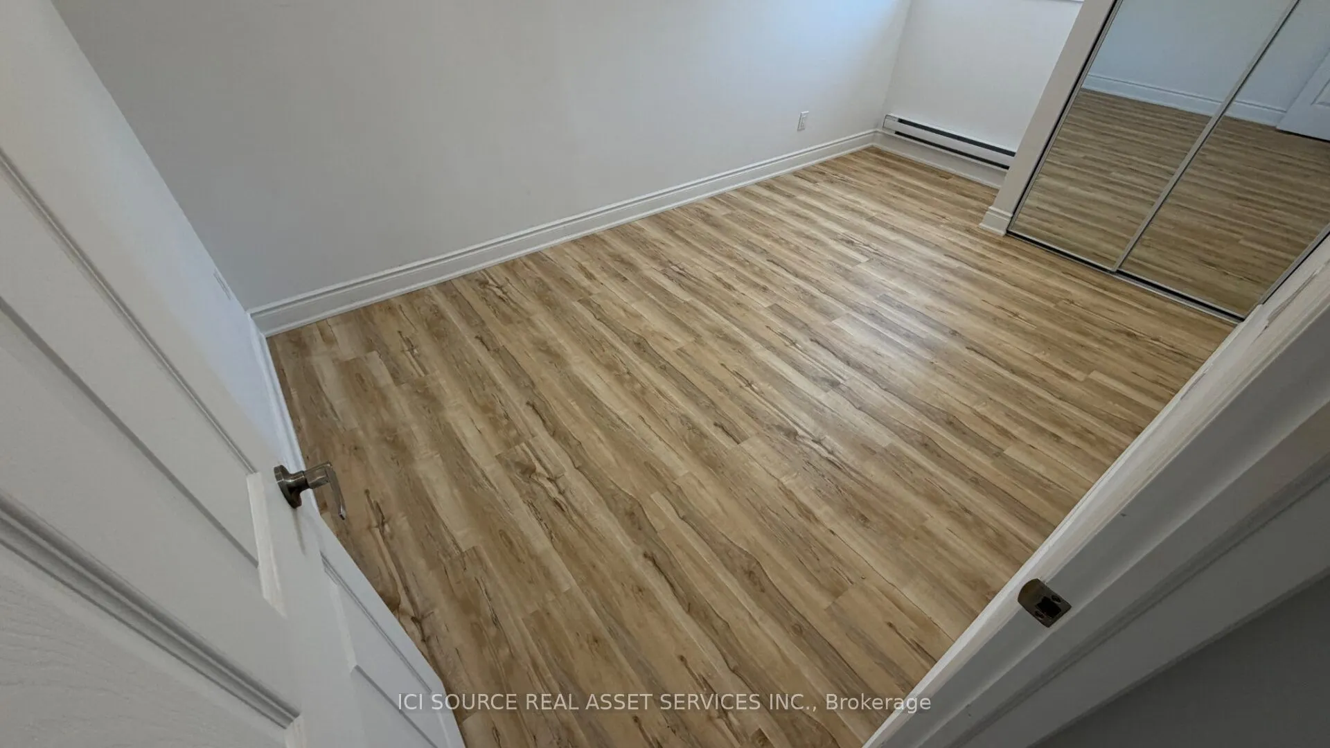 2 Queen Street S #6