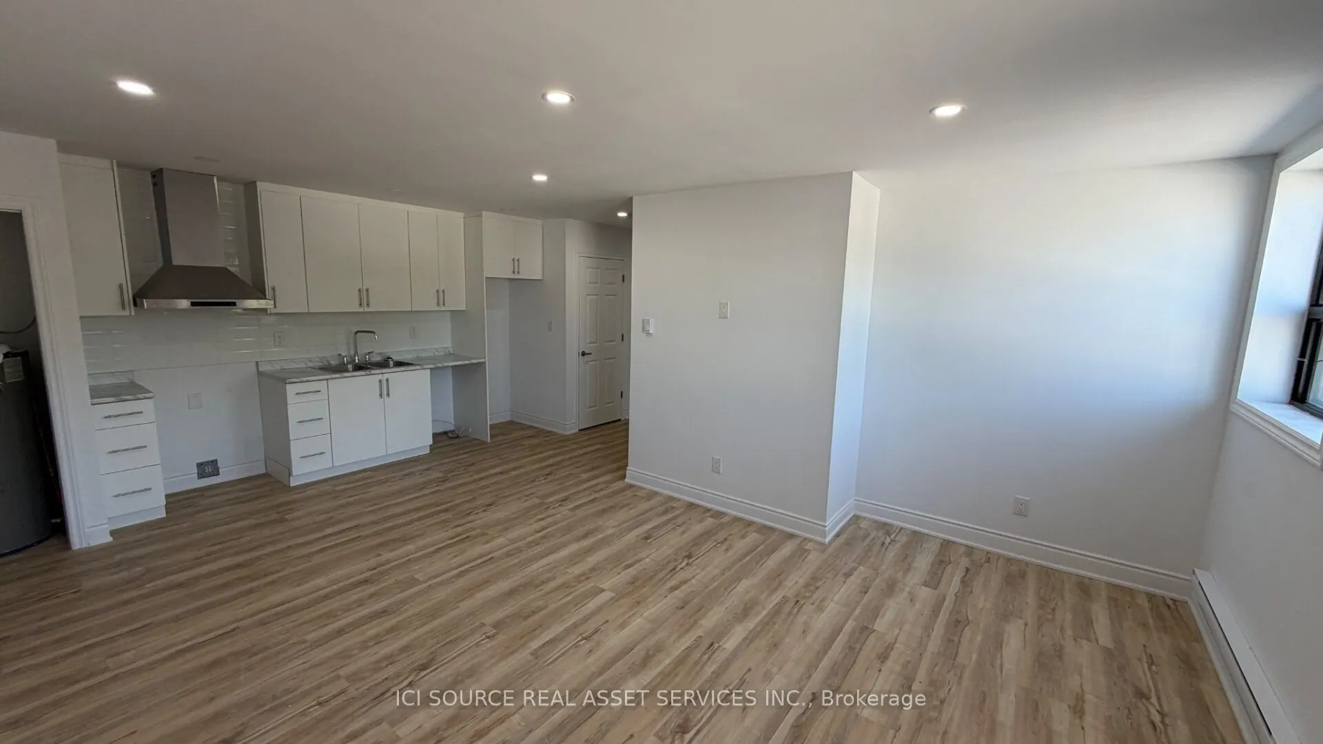 2 Queen Street S #6