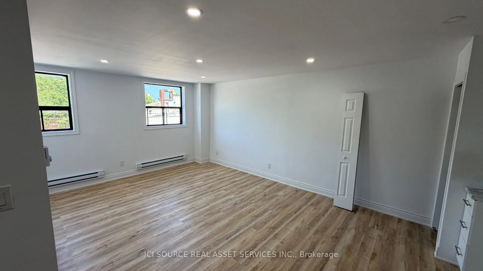 2 Queen Street S #6