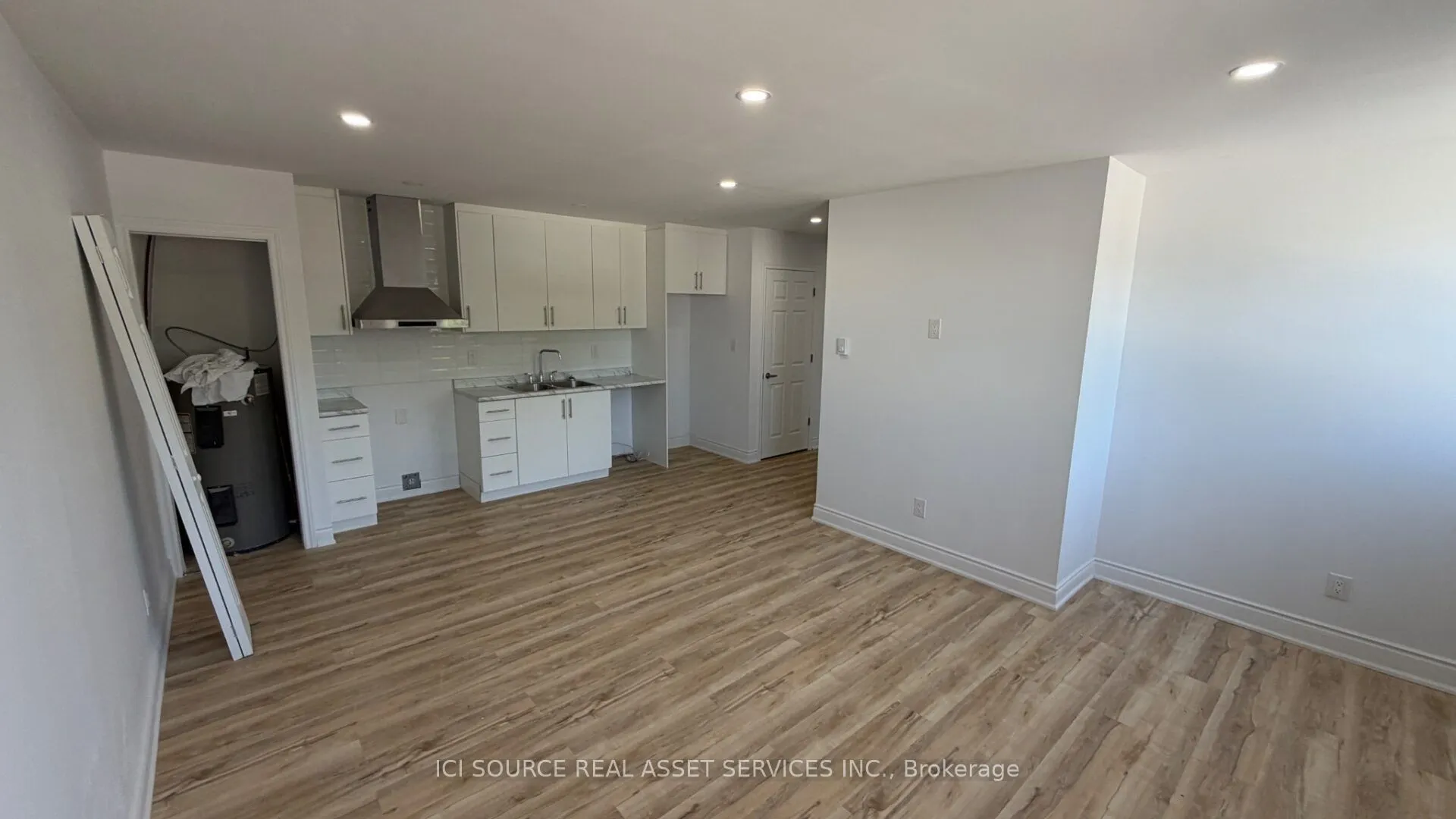 2 Queen Street S #6