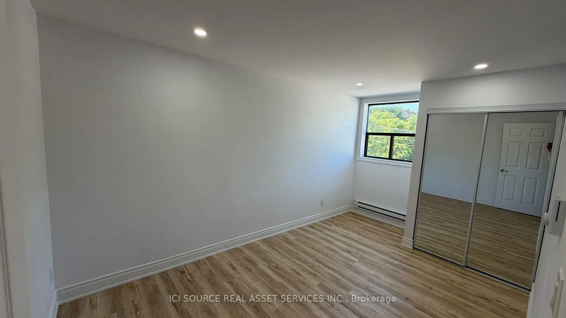 2 Queen Street S #6