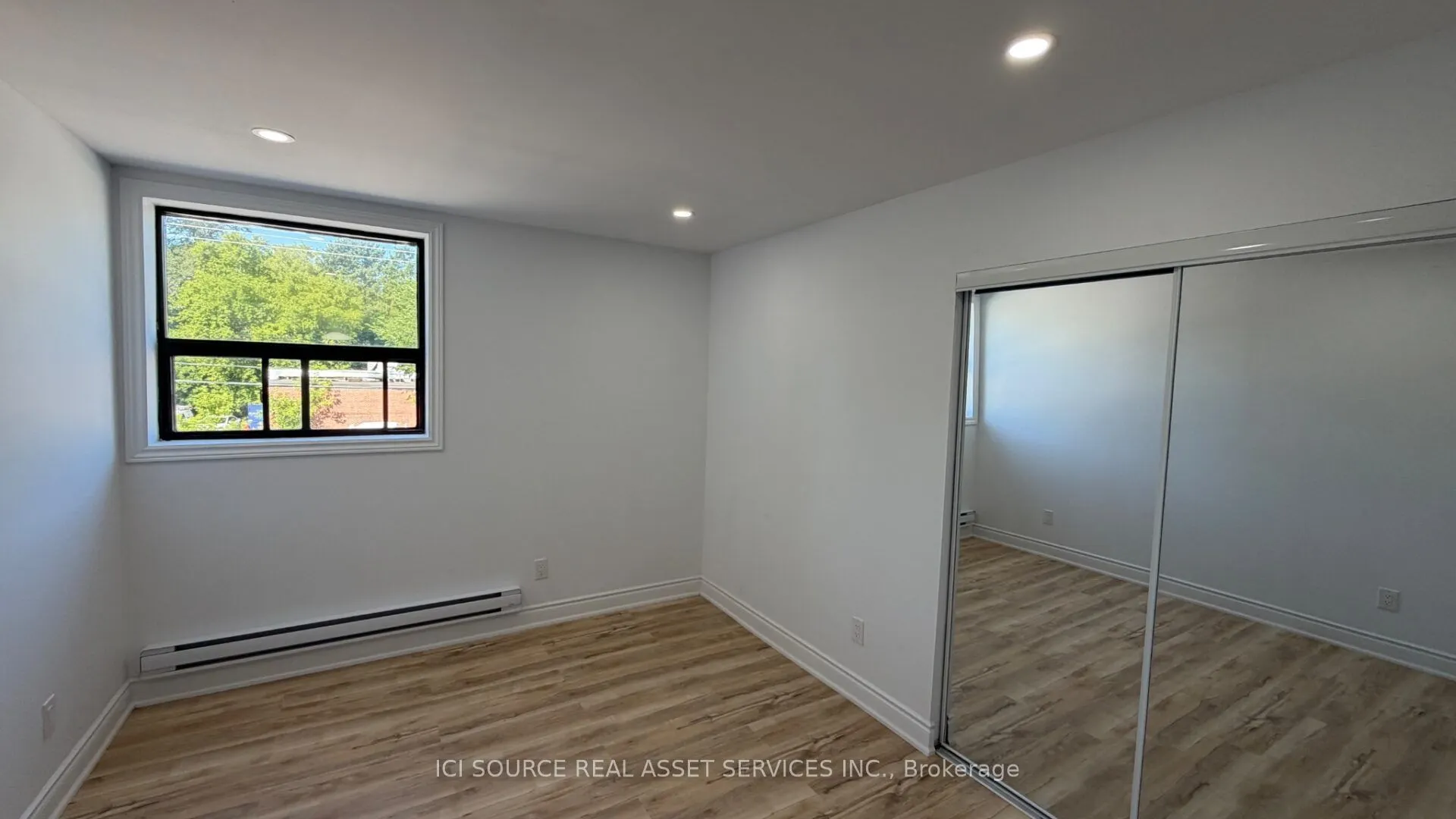 2 Queen Street S #6