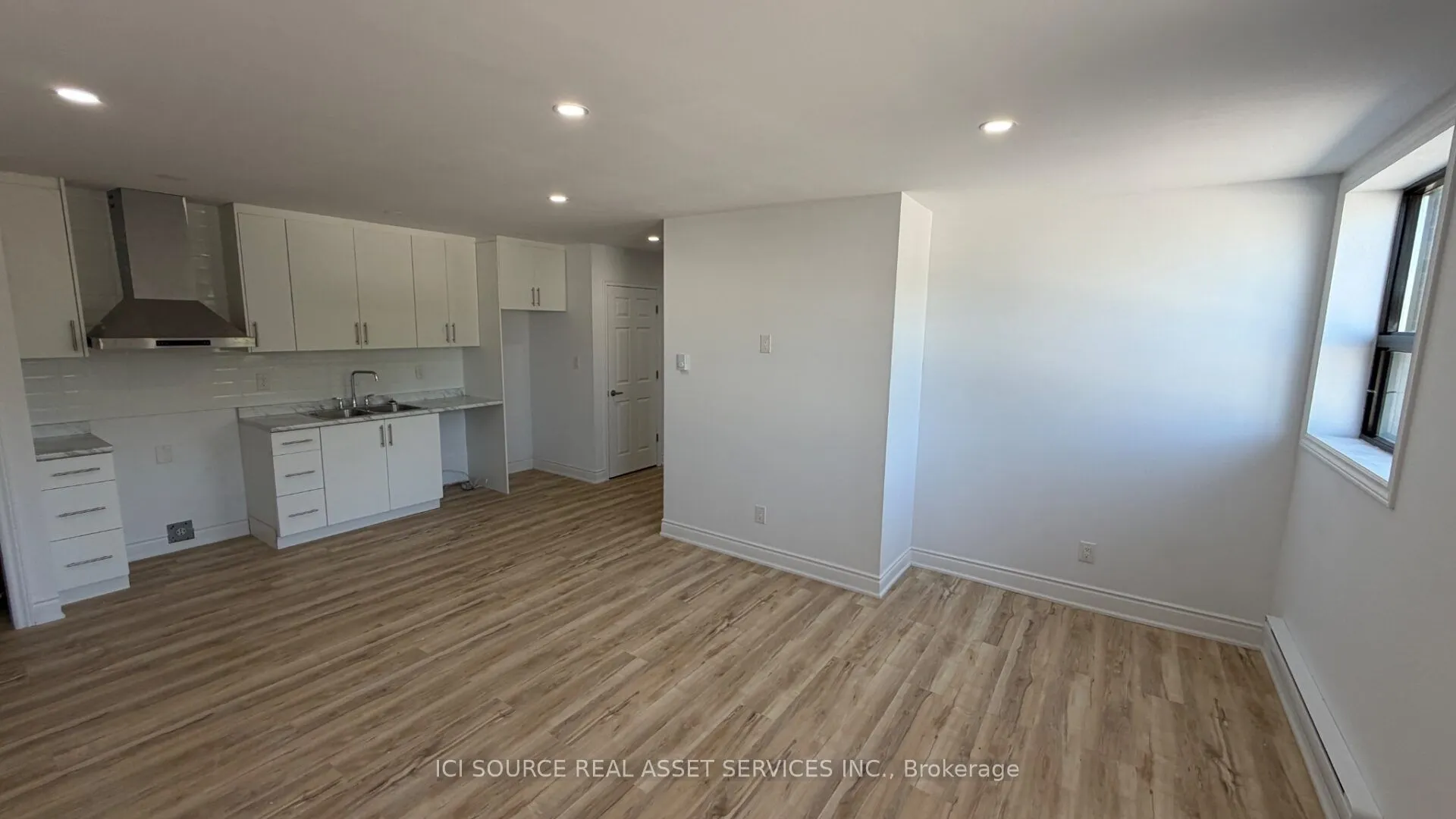 2 Queen Street S #6