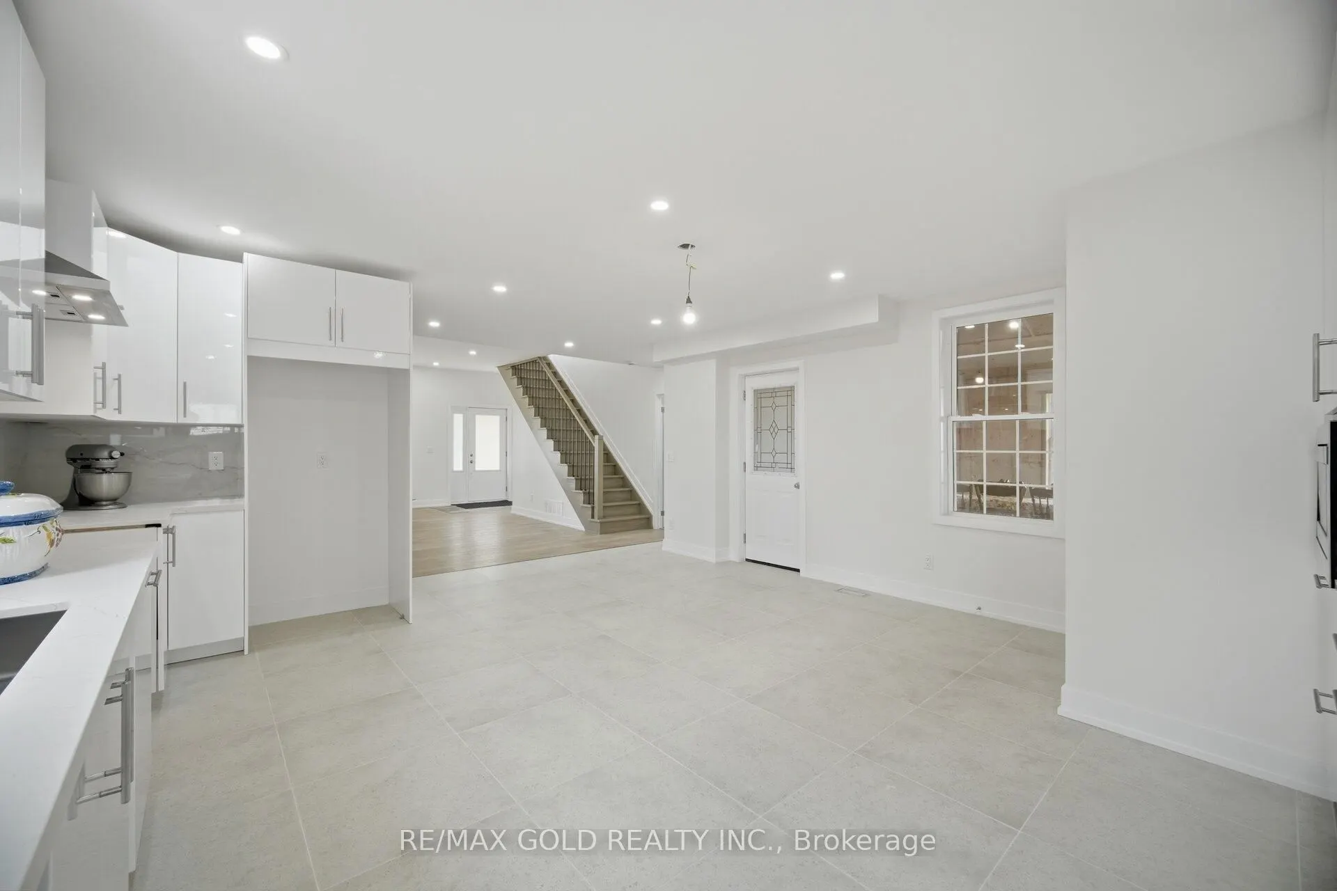 3163 County Rd 50 Road