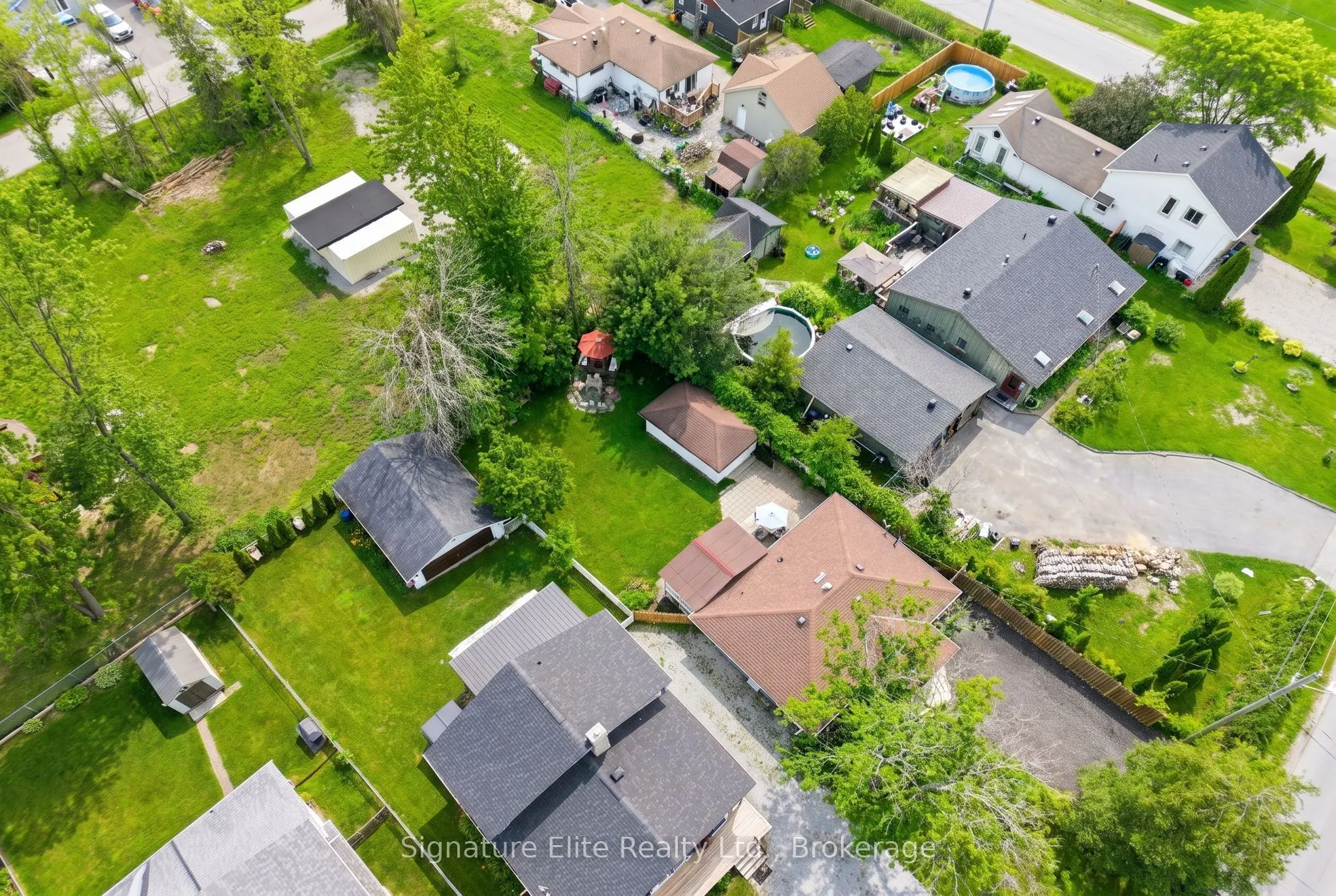 1129 Lindy Lane