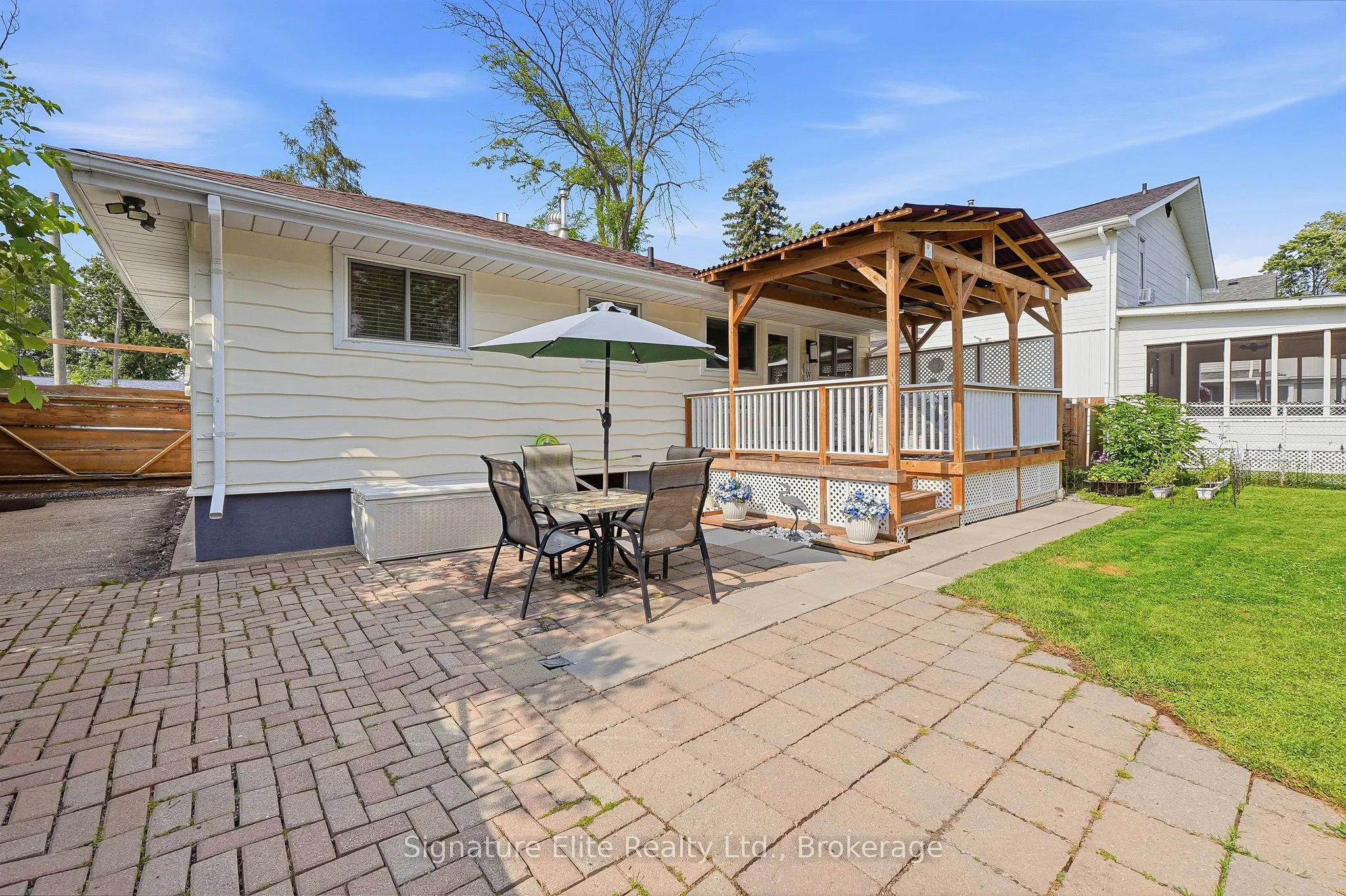 1129 Lindy Lane