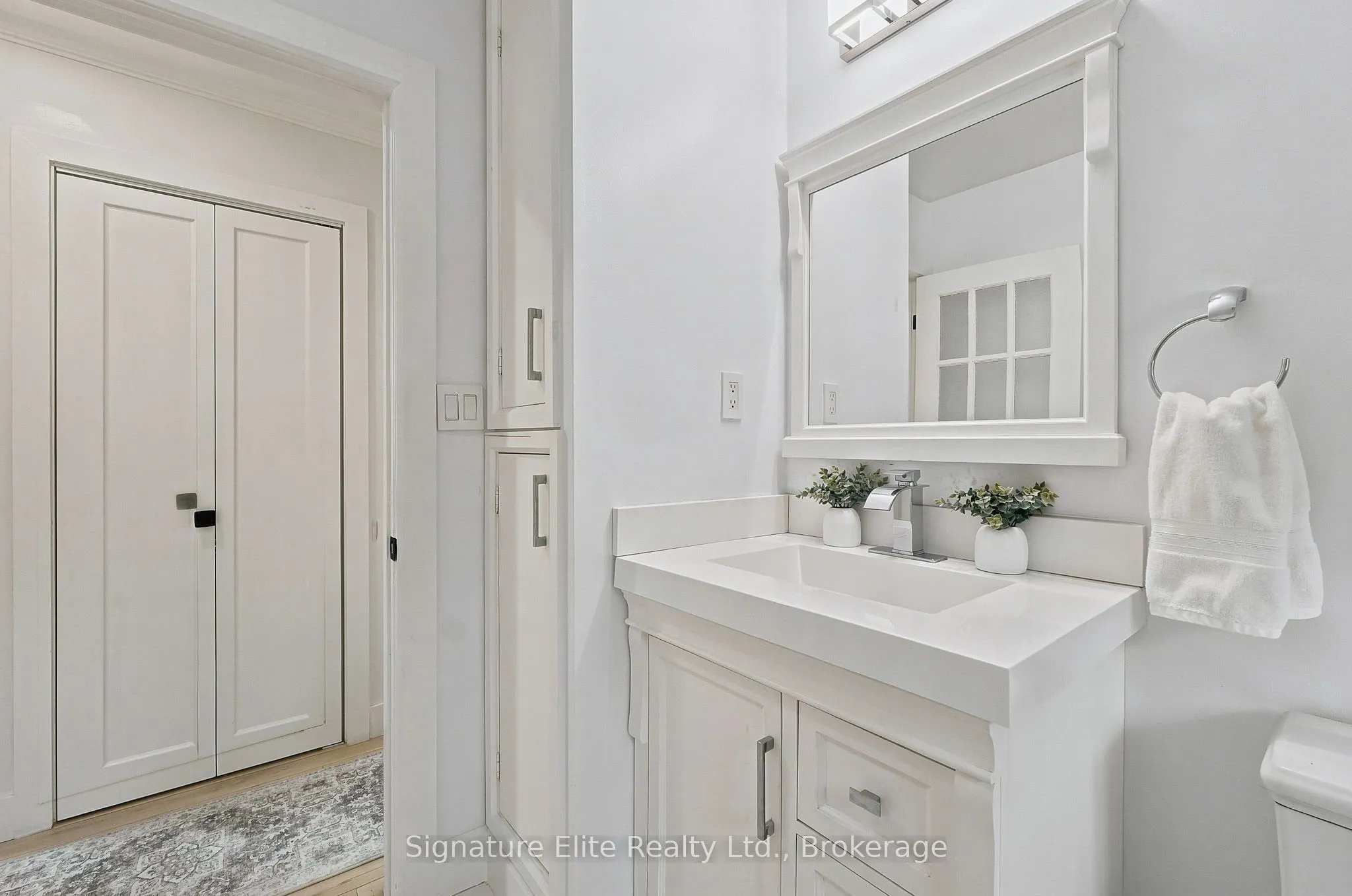 1129 Lindy Lane