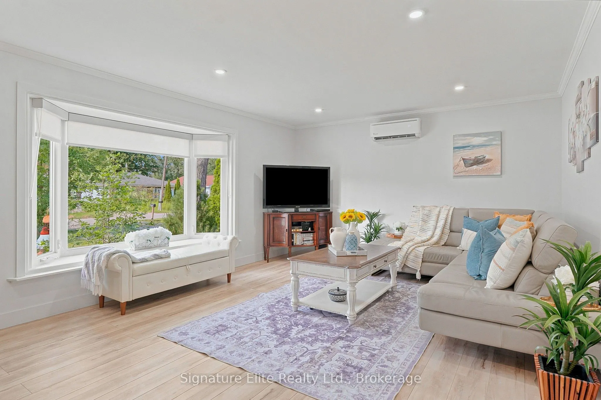 1129 Lindy Lane