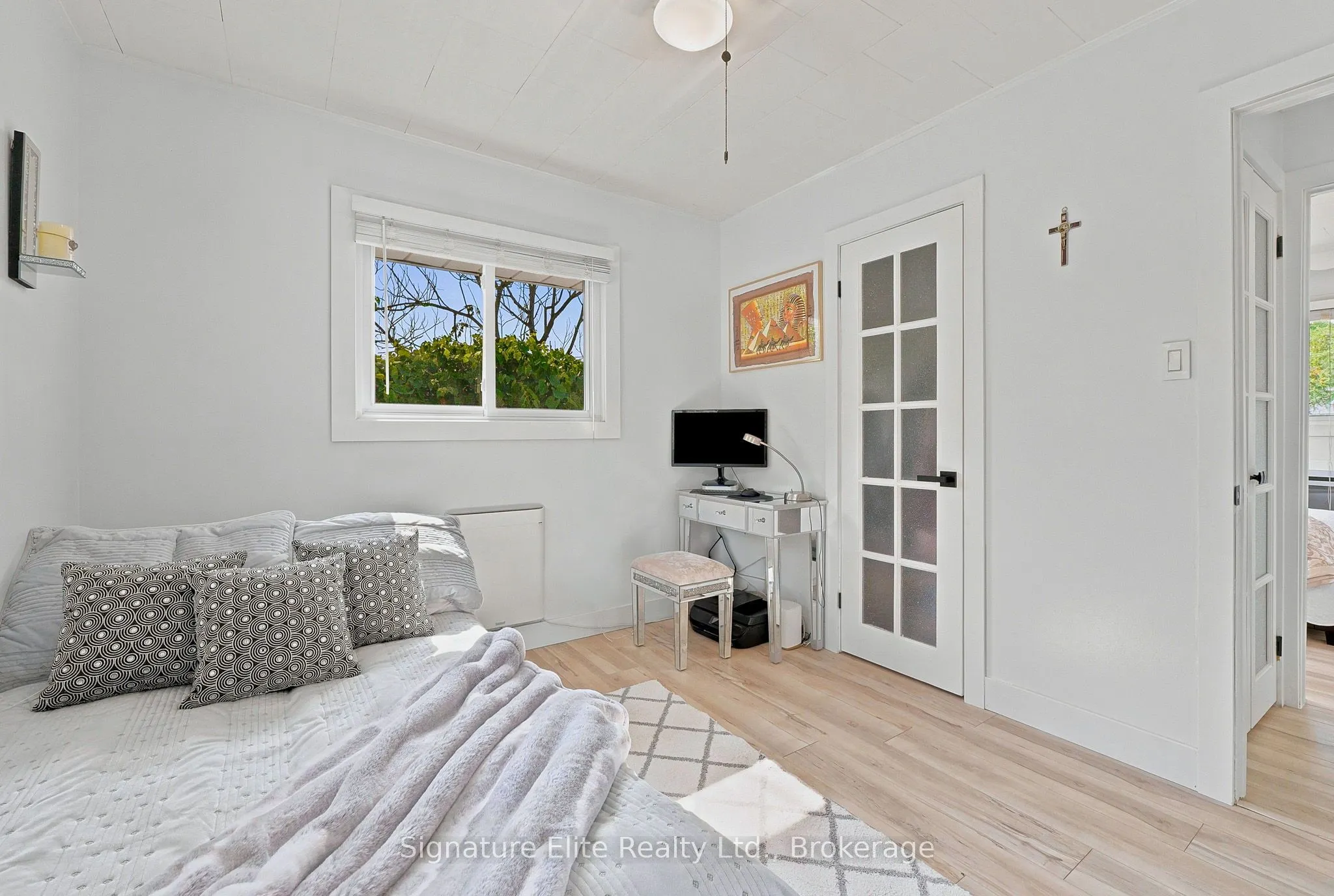 1129 Lindy Lane