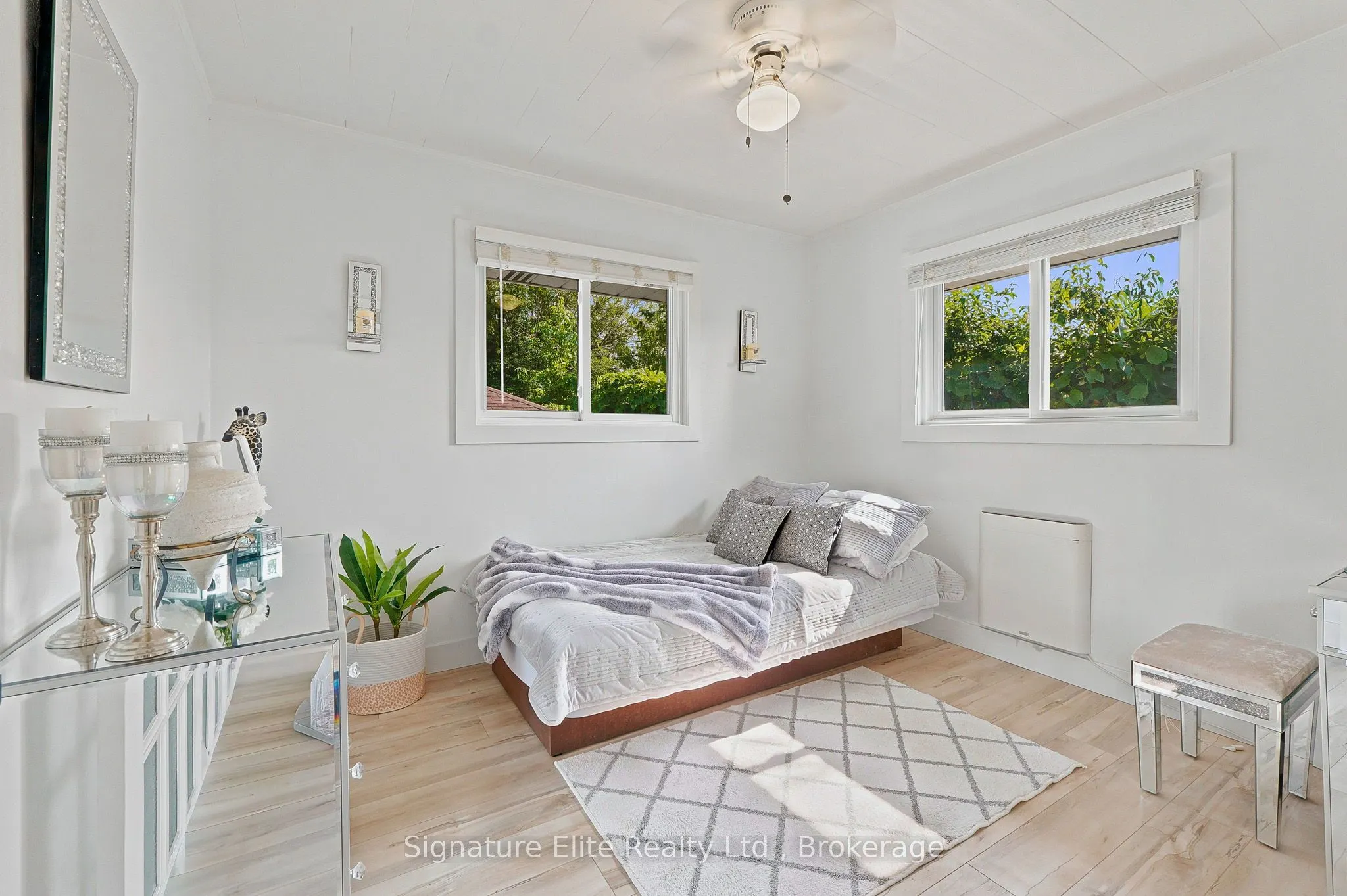 1129 Lindy Lane
