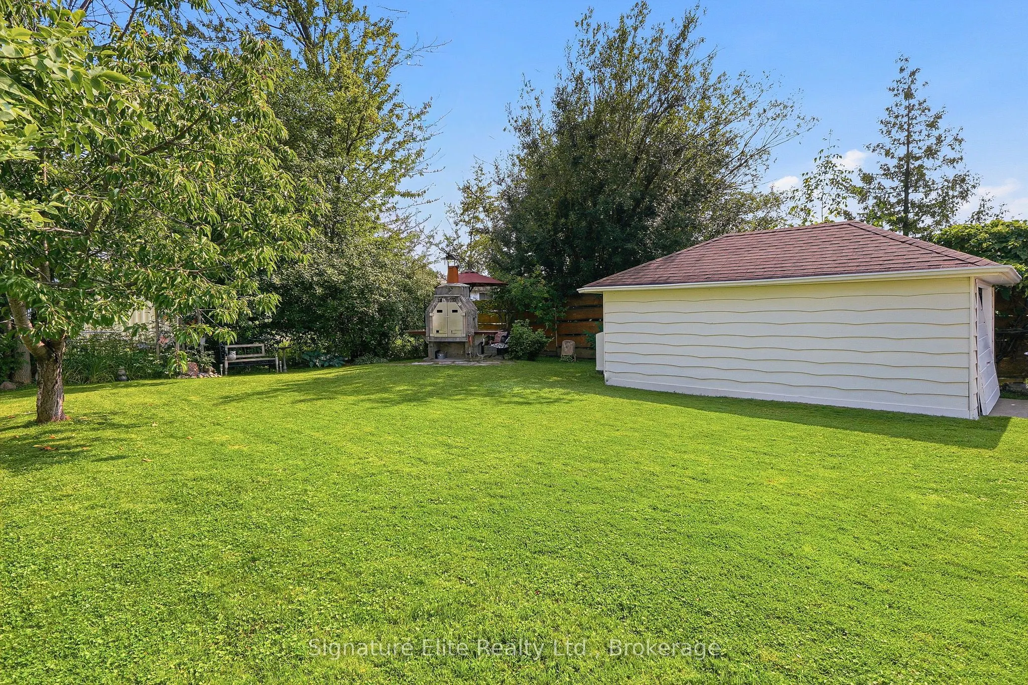 1129 Lindy Lane