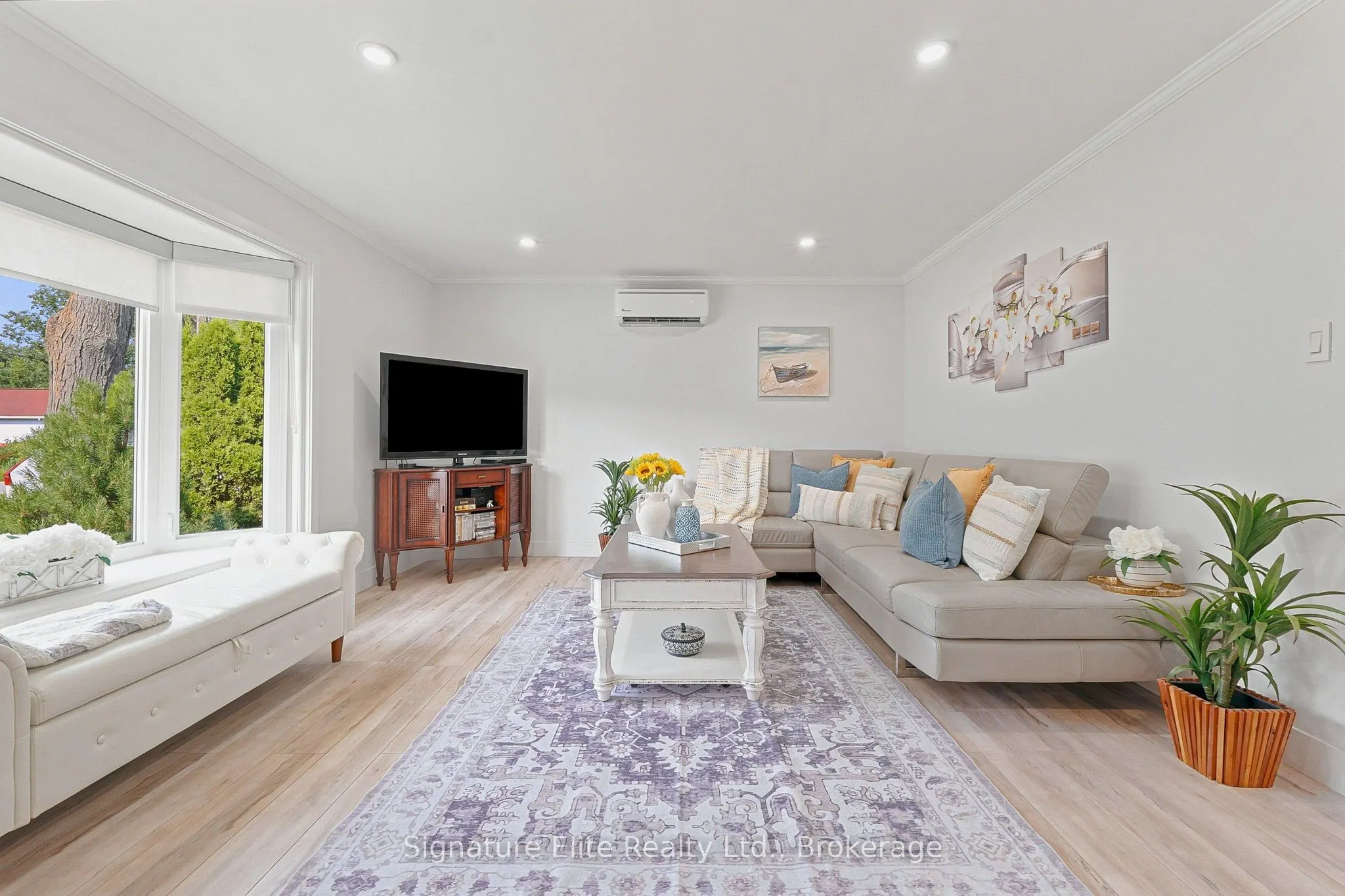 1129 Lindy Lane