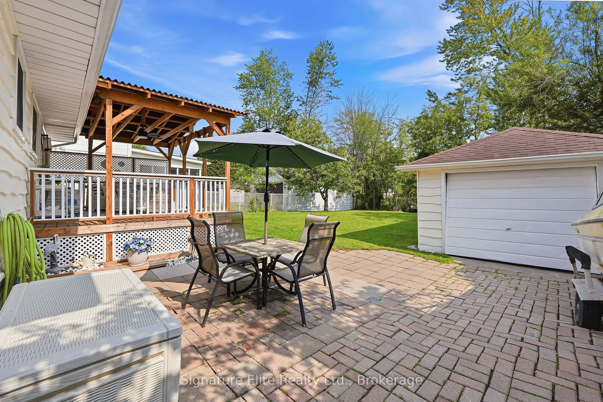 1129 Lindy Lane