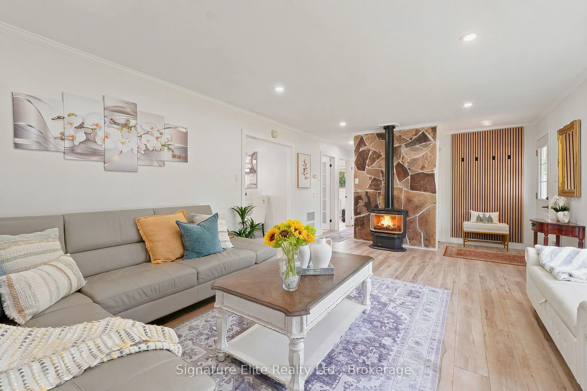 1129 Lindy Lane