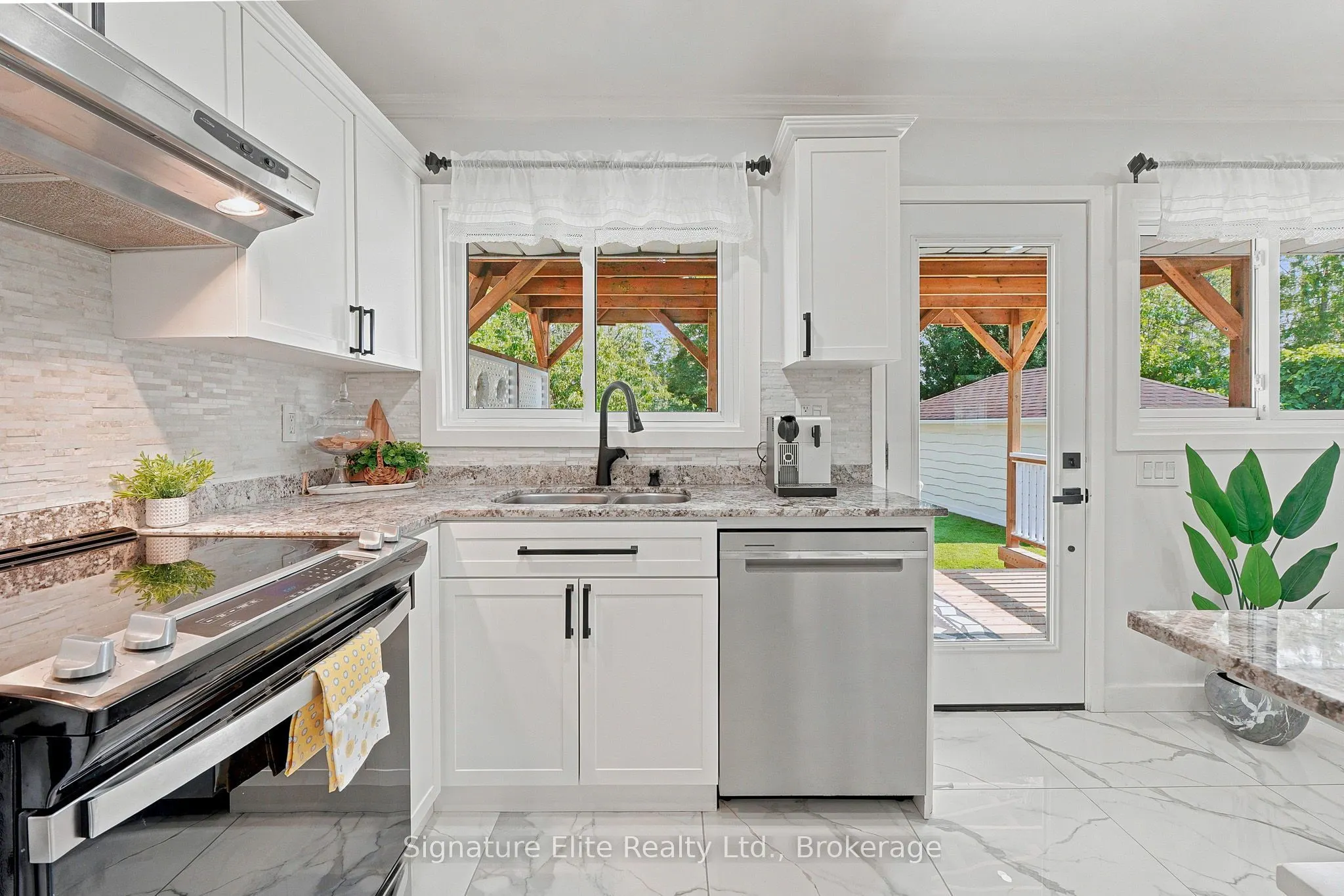 1129 Lindy Lane