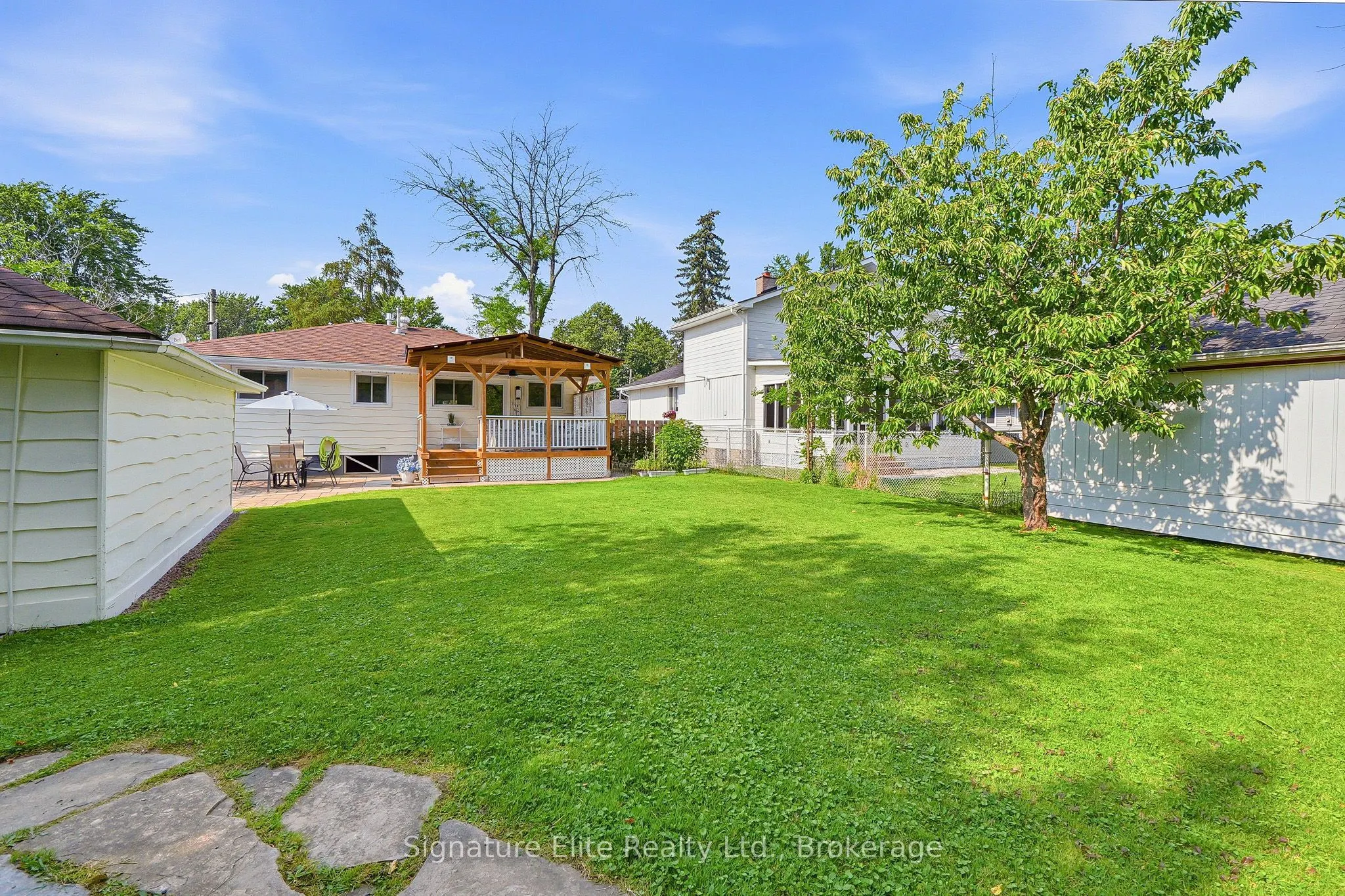 1129 Lindy Lane