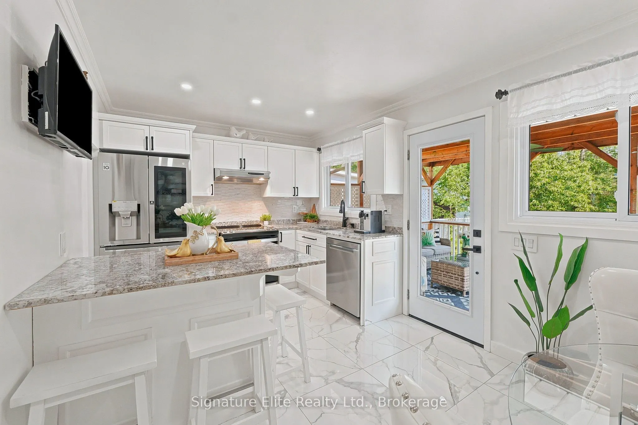 1129 Lindy Lane