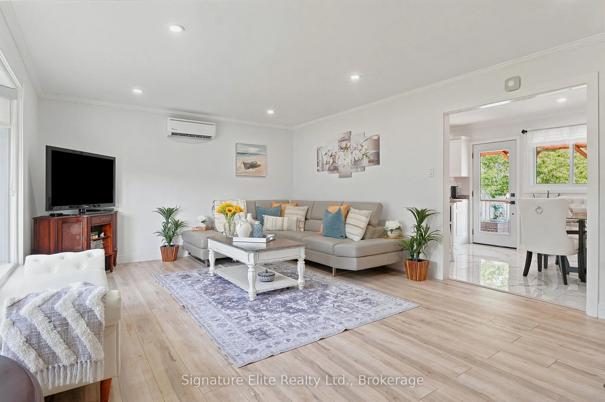 1129 Lindy Lane