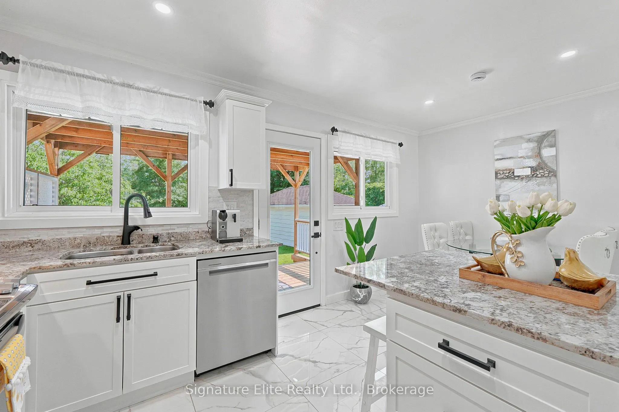 1129 Lindy Lane