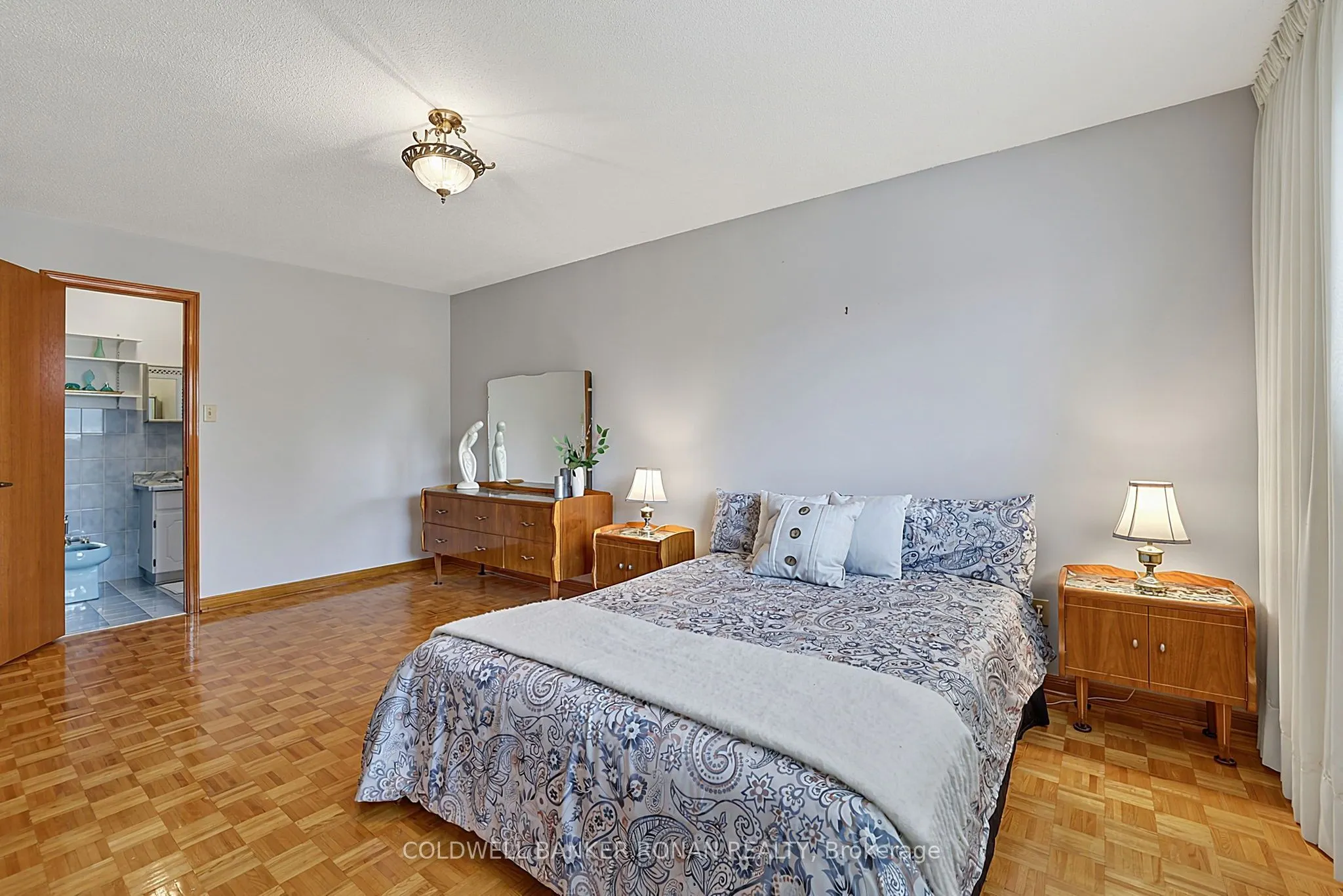 33 Marevan Place