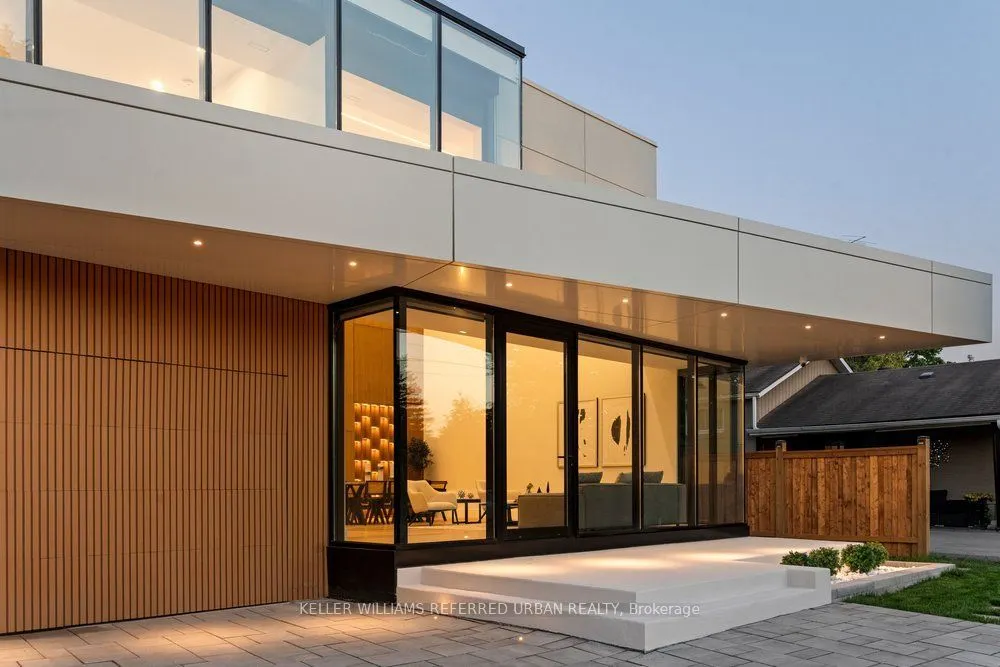 11 Knowles Crescent