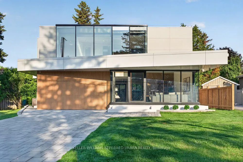 11 Knowles Crescent
